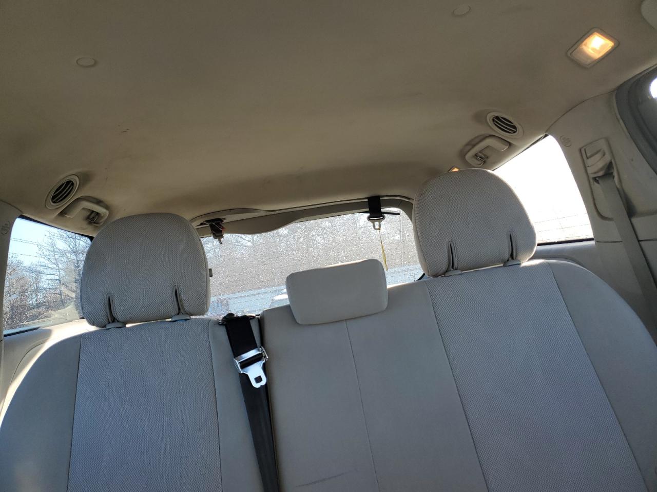 2017 Toyota Sienna - Image 10