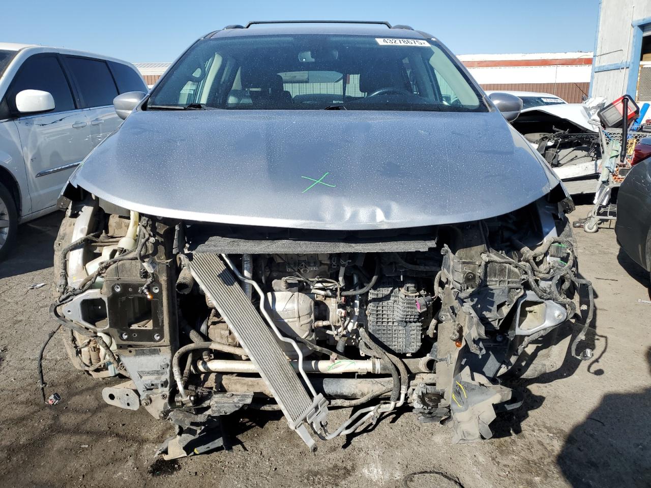 2020 Chrysler Pacifica - Image 5