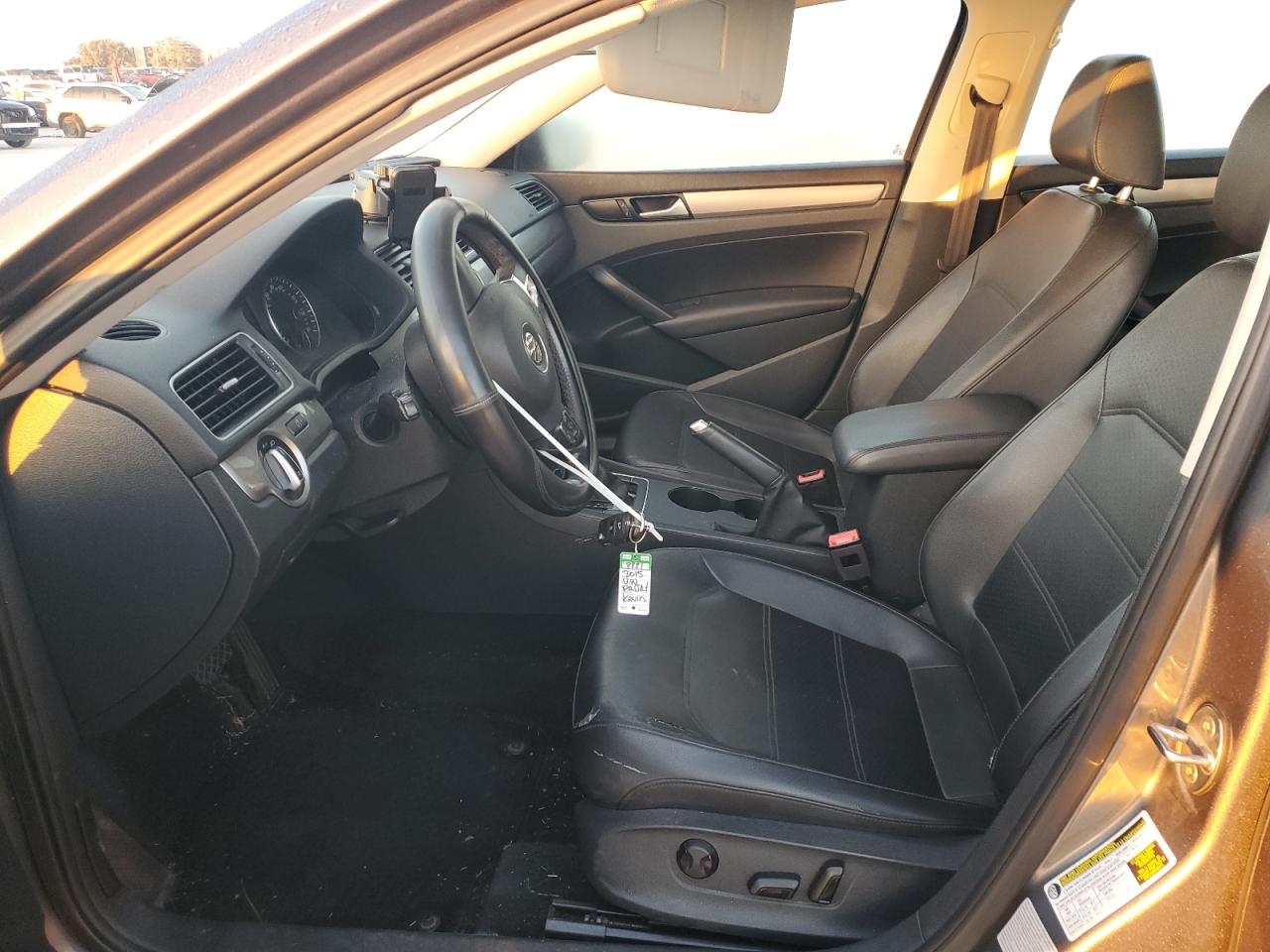 2015 Volkswagen Passat - Image 7