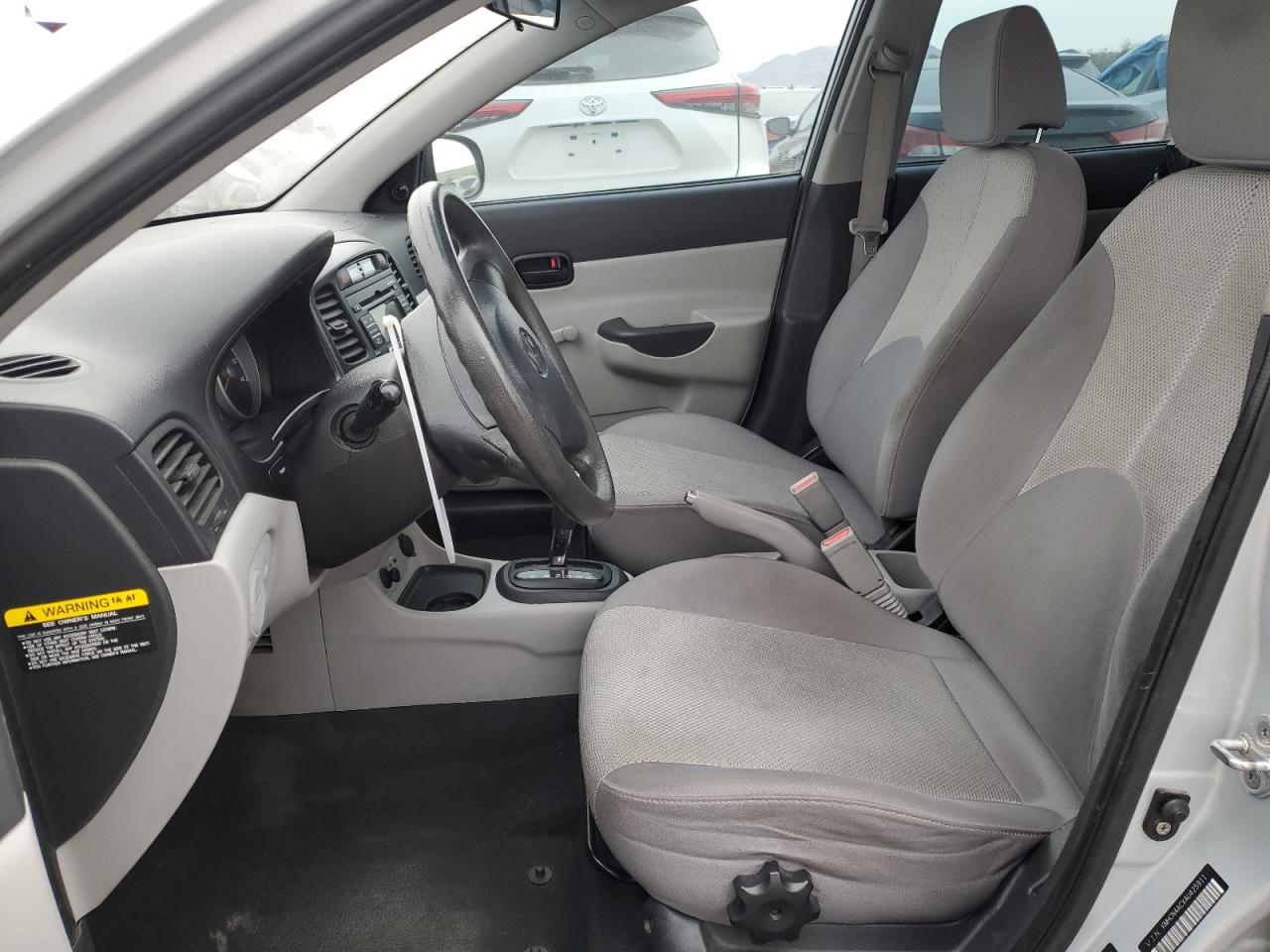 2010 Hyundai Accent - Image 7