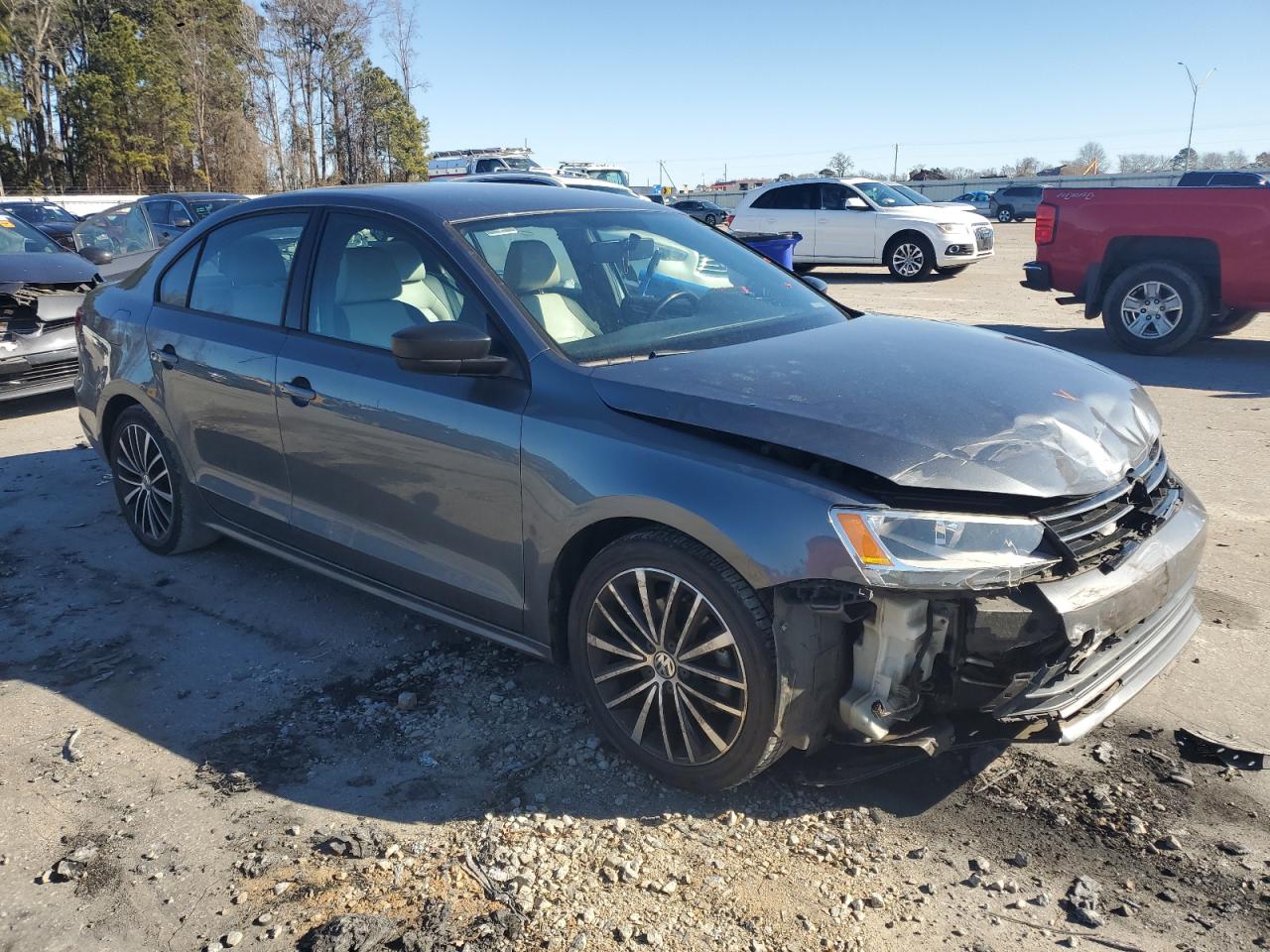 2015 Volkswagen Jetta - Image 4