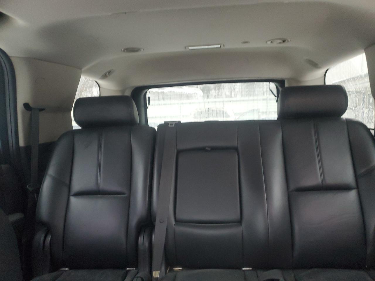 2010 Chevrolet Tahoe - Image 10