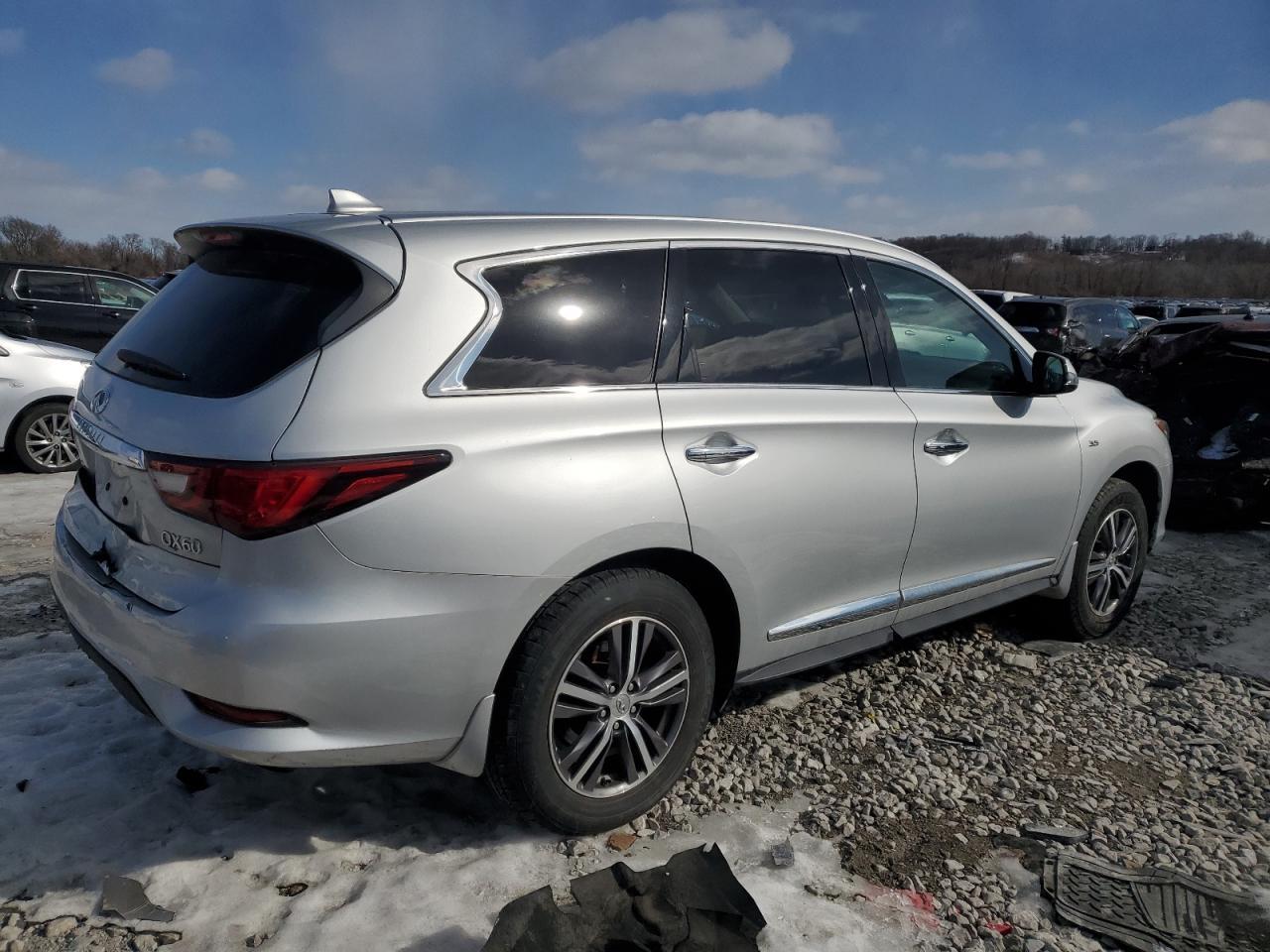2019 Infiniti QX60 - Image 3