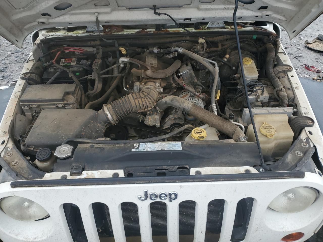 2009 Jeep Wrangler - Image 12