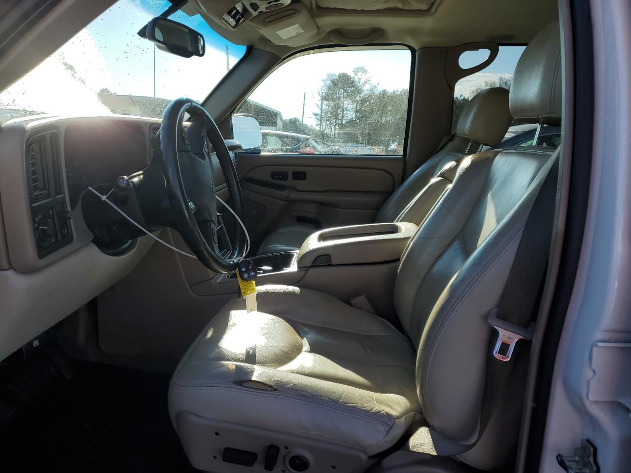 2004 Chevrolet Tahoe - Image 7