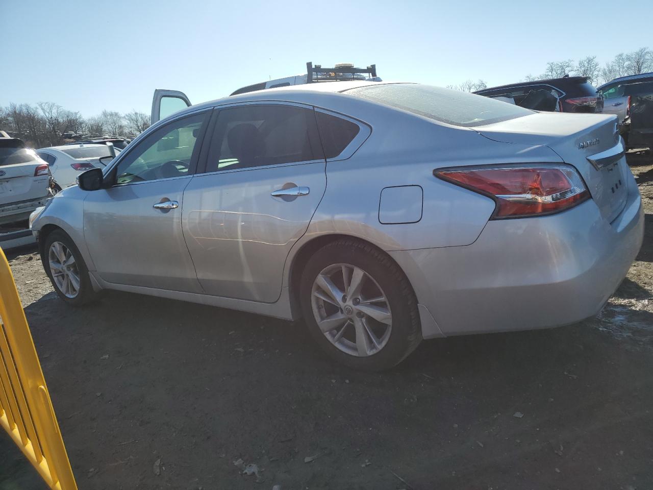 2015 Nissan Altima - Image 2