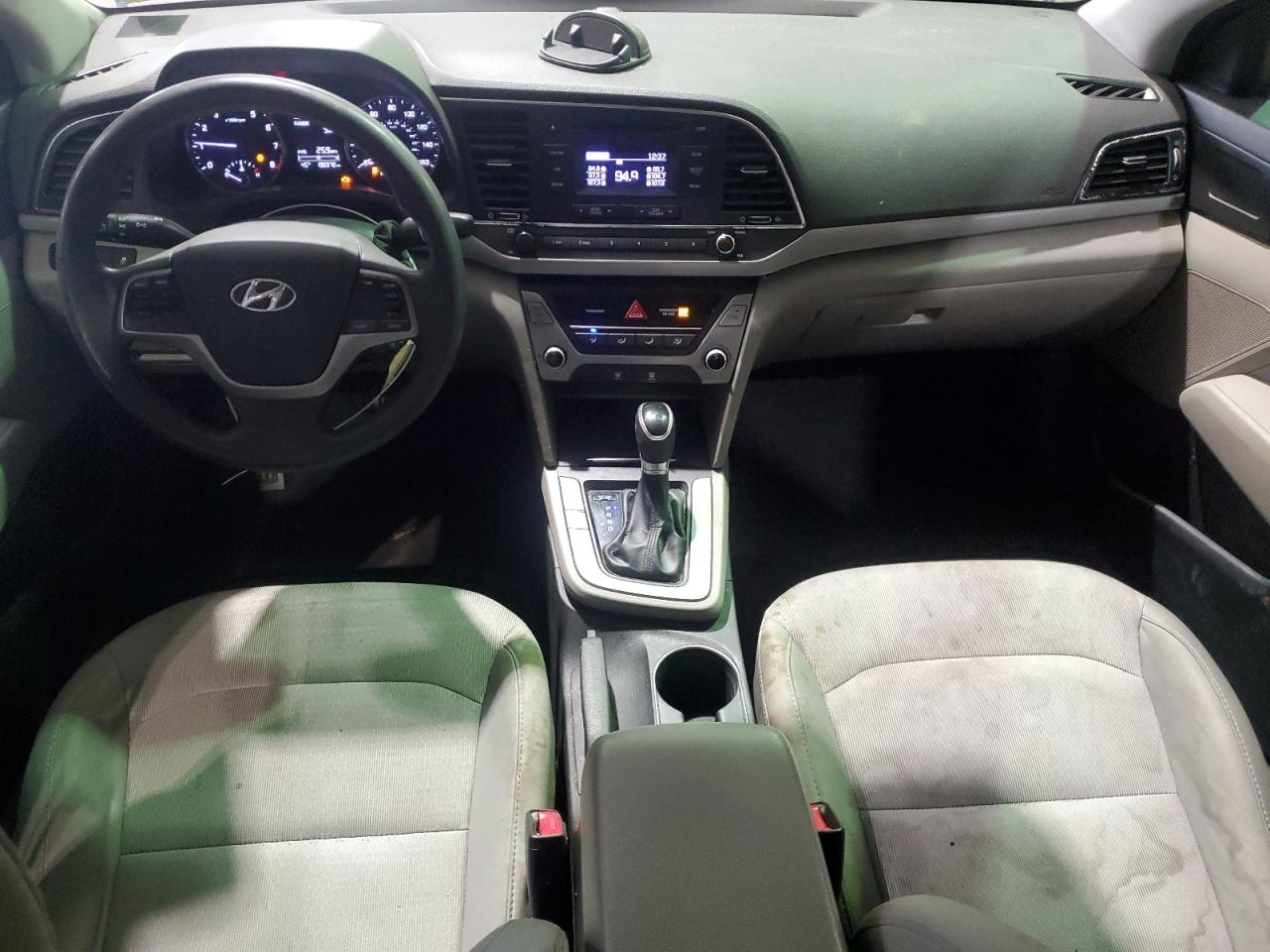 2017 Hyundai Elantra - Image 8