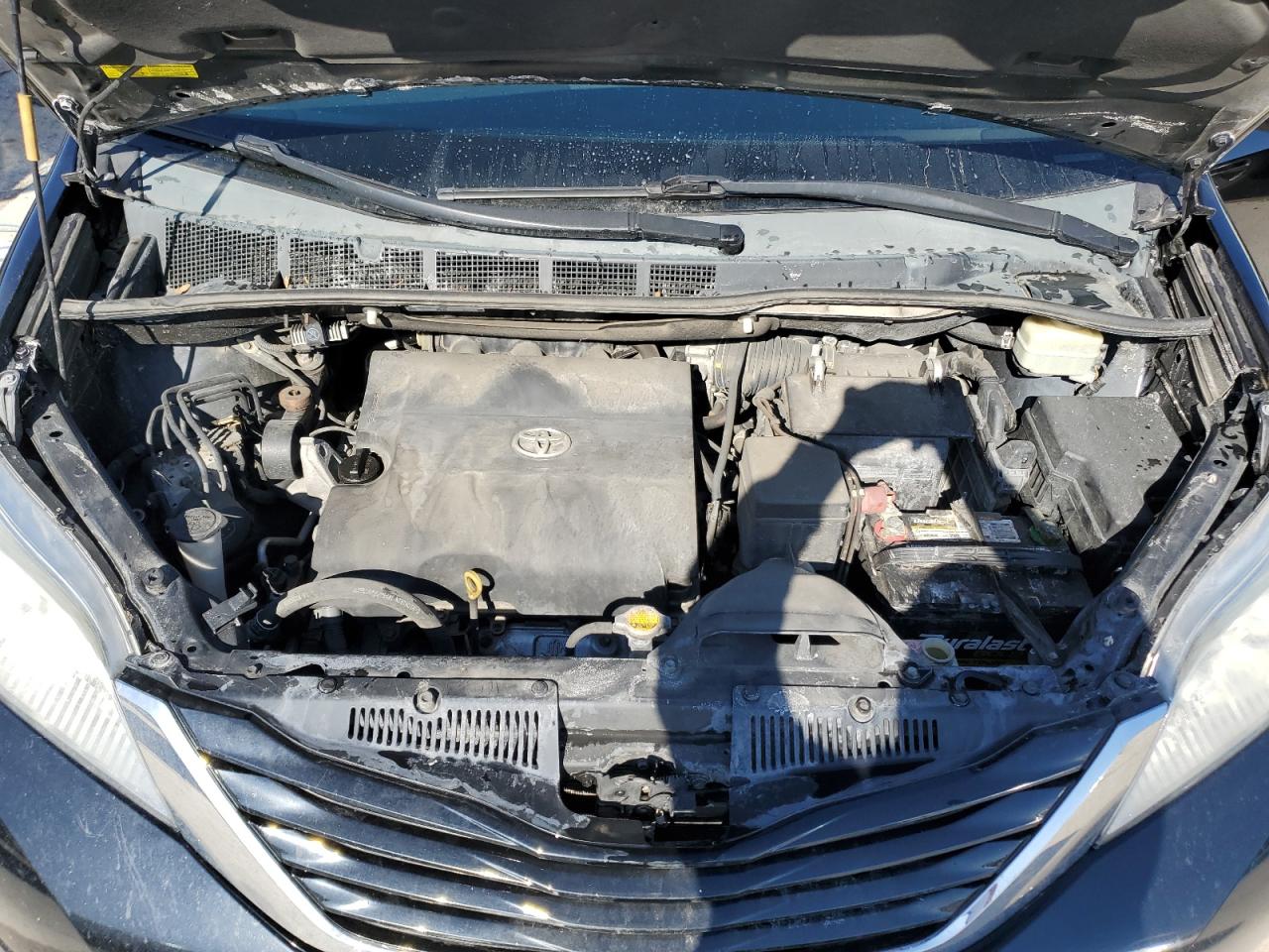 2015 Toyota Sienna - Image 12