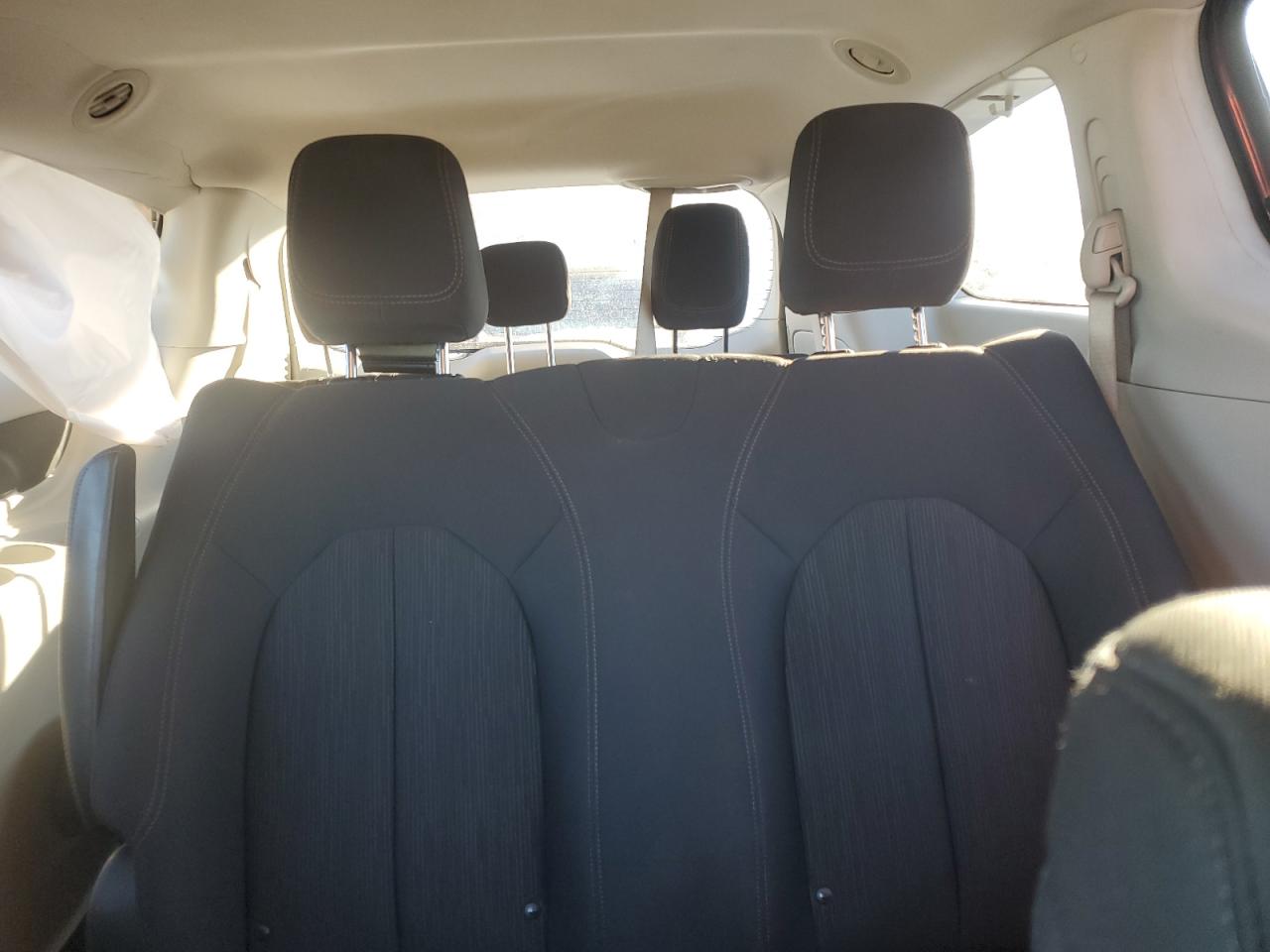 2018 Chrysler Pacifica - Image 10