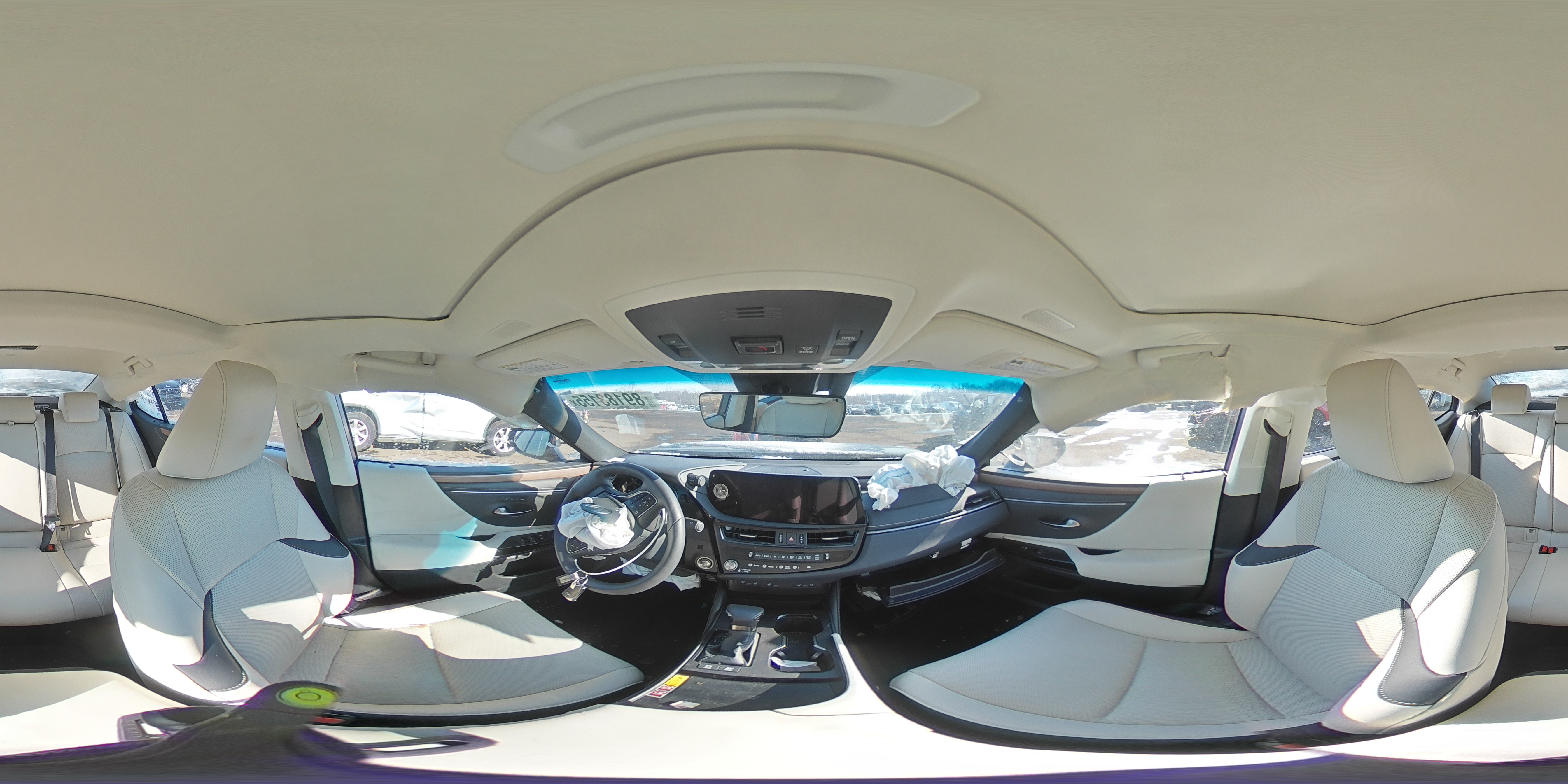 2025 Lexus ES - Image 13