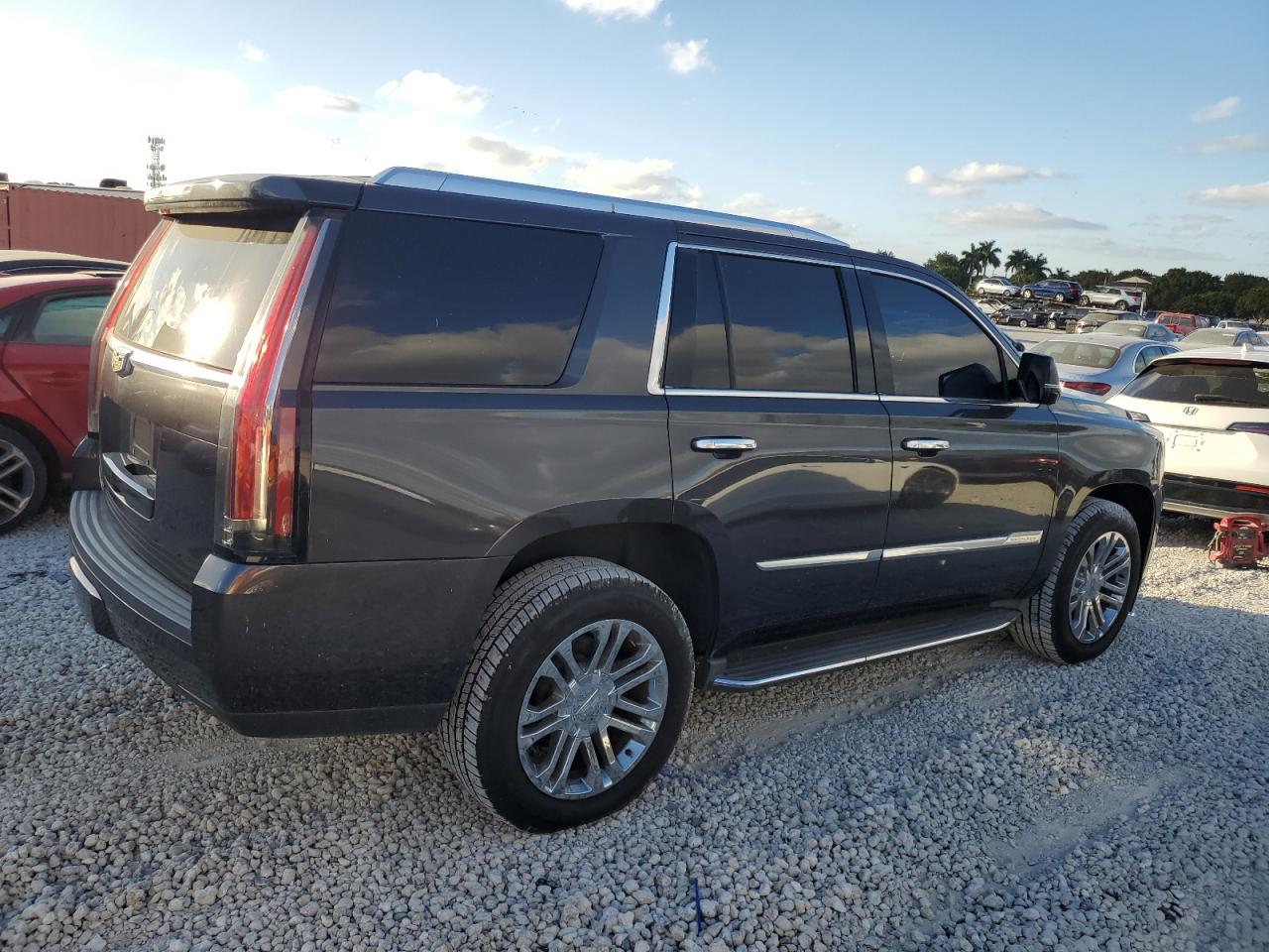 VIN 1GYS3LKJ8FR747349 2015 CADILLAC ESCALADE no.3