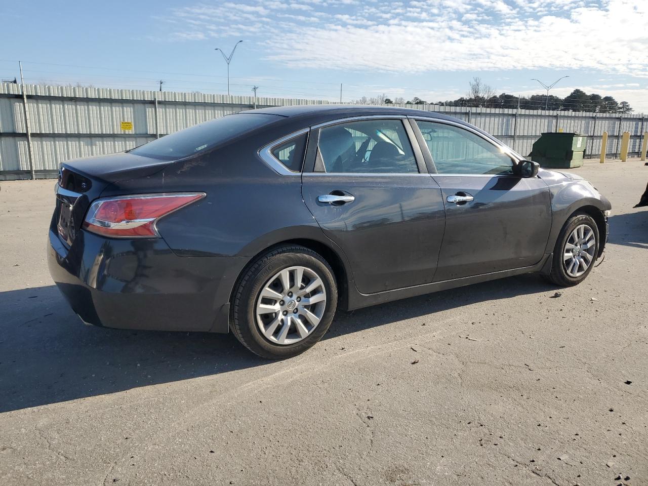 2015 Nissan Altima - Image 3