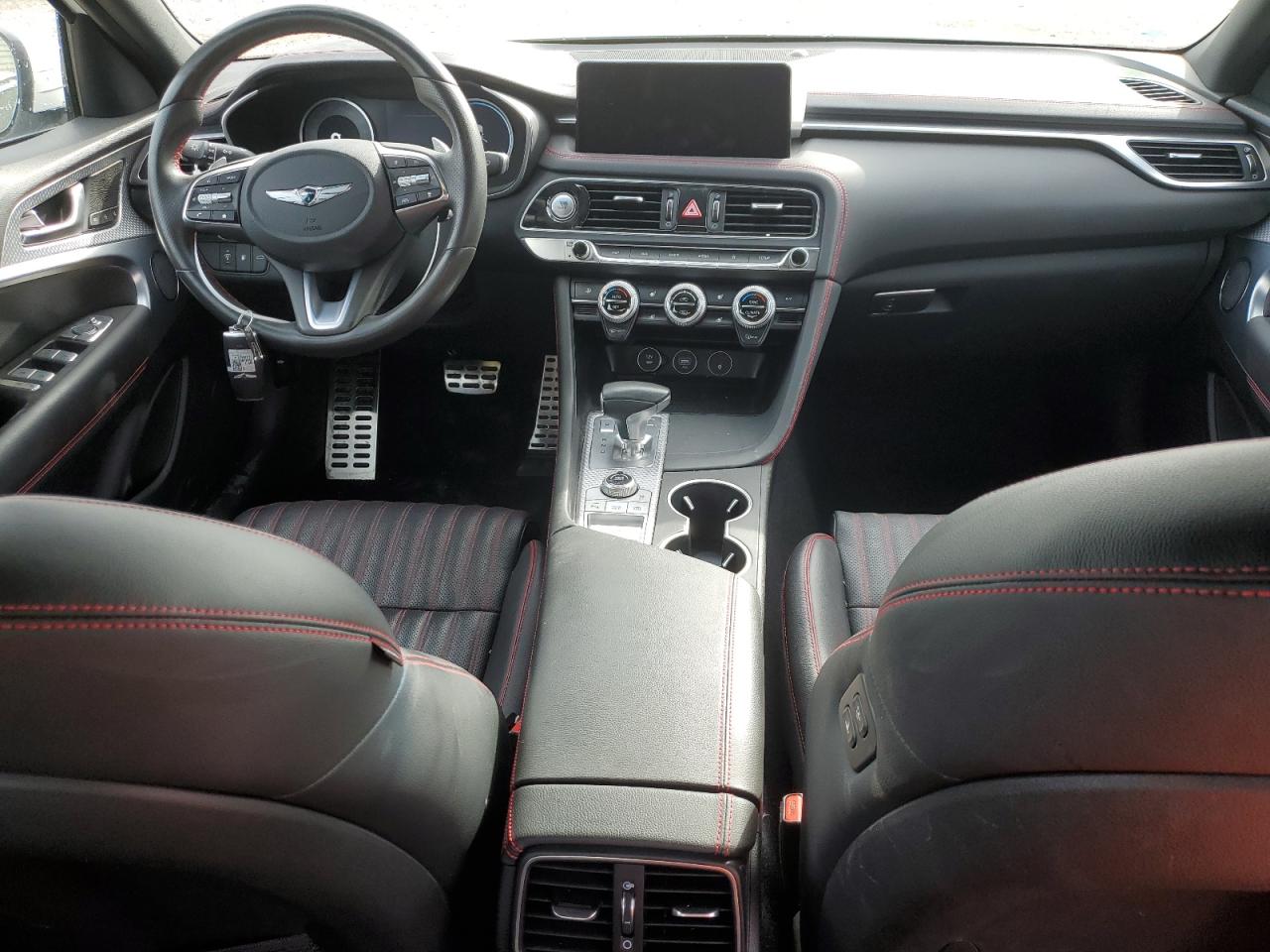 2022 Genesis G70 - Image 8