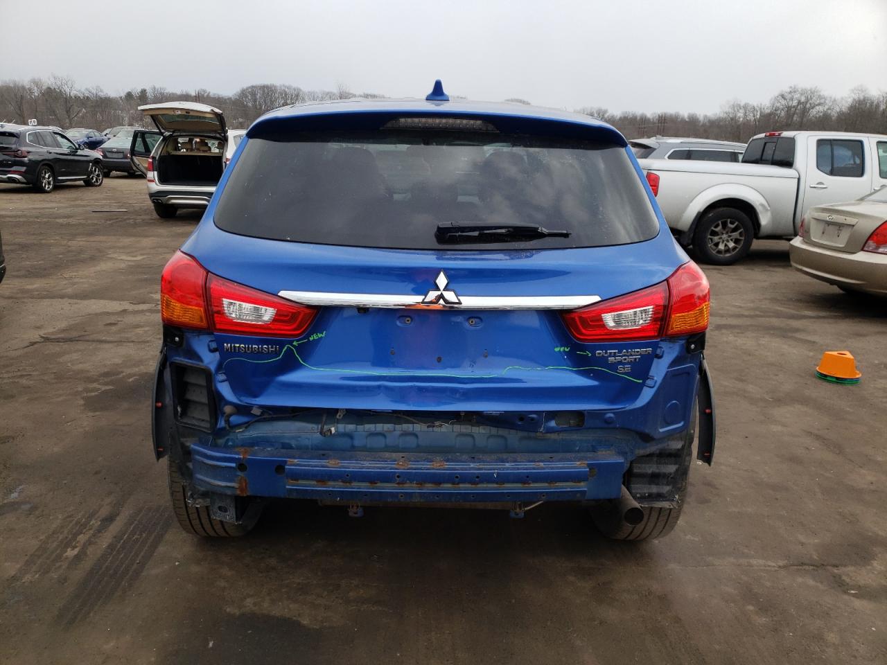 2018 Mitsubishi Outlander - Image 6