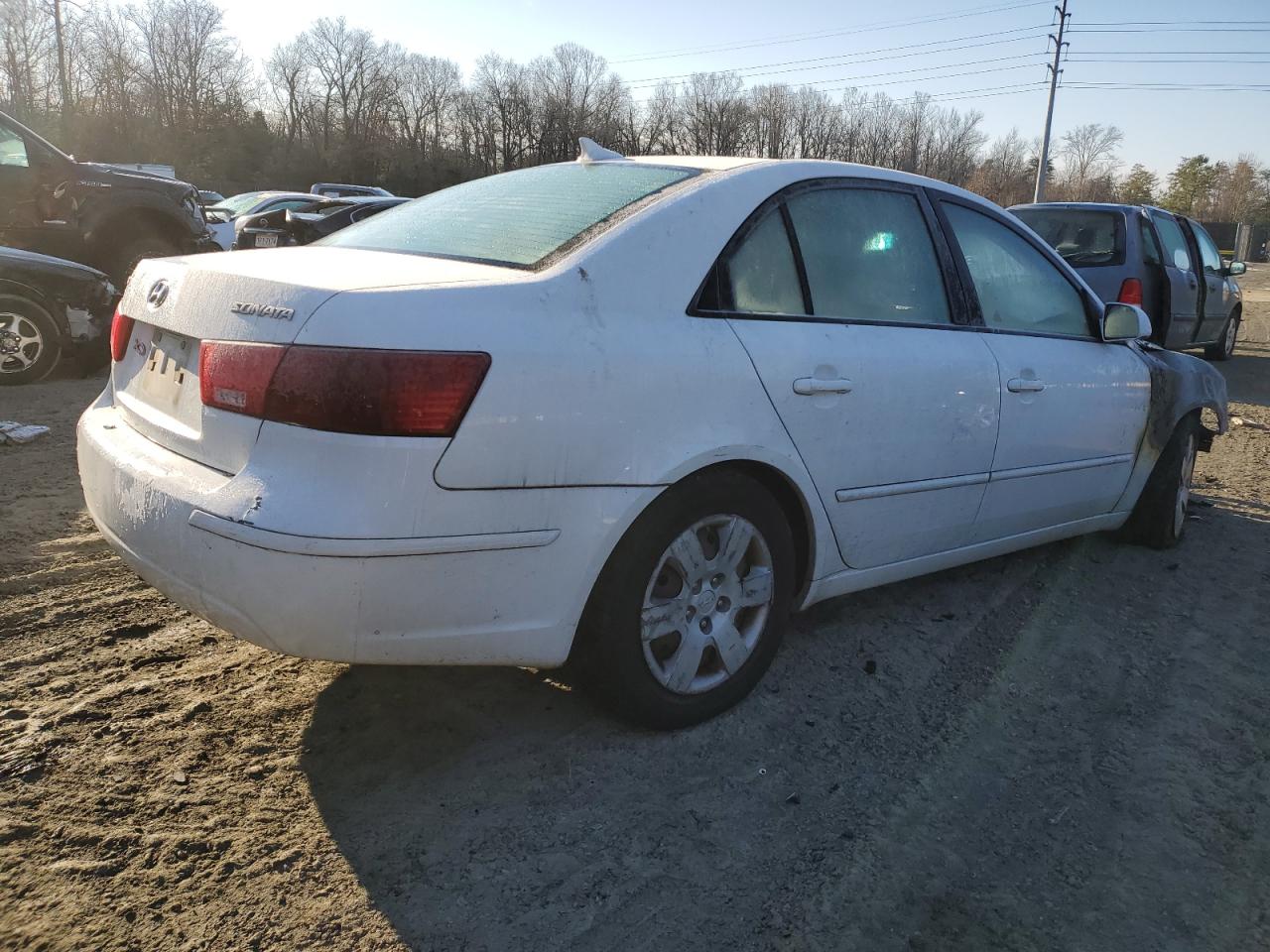 2010 Hyundai Sonata - Image 3