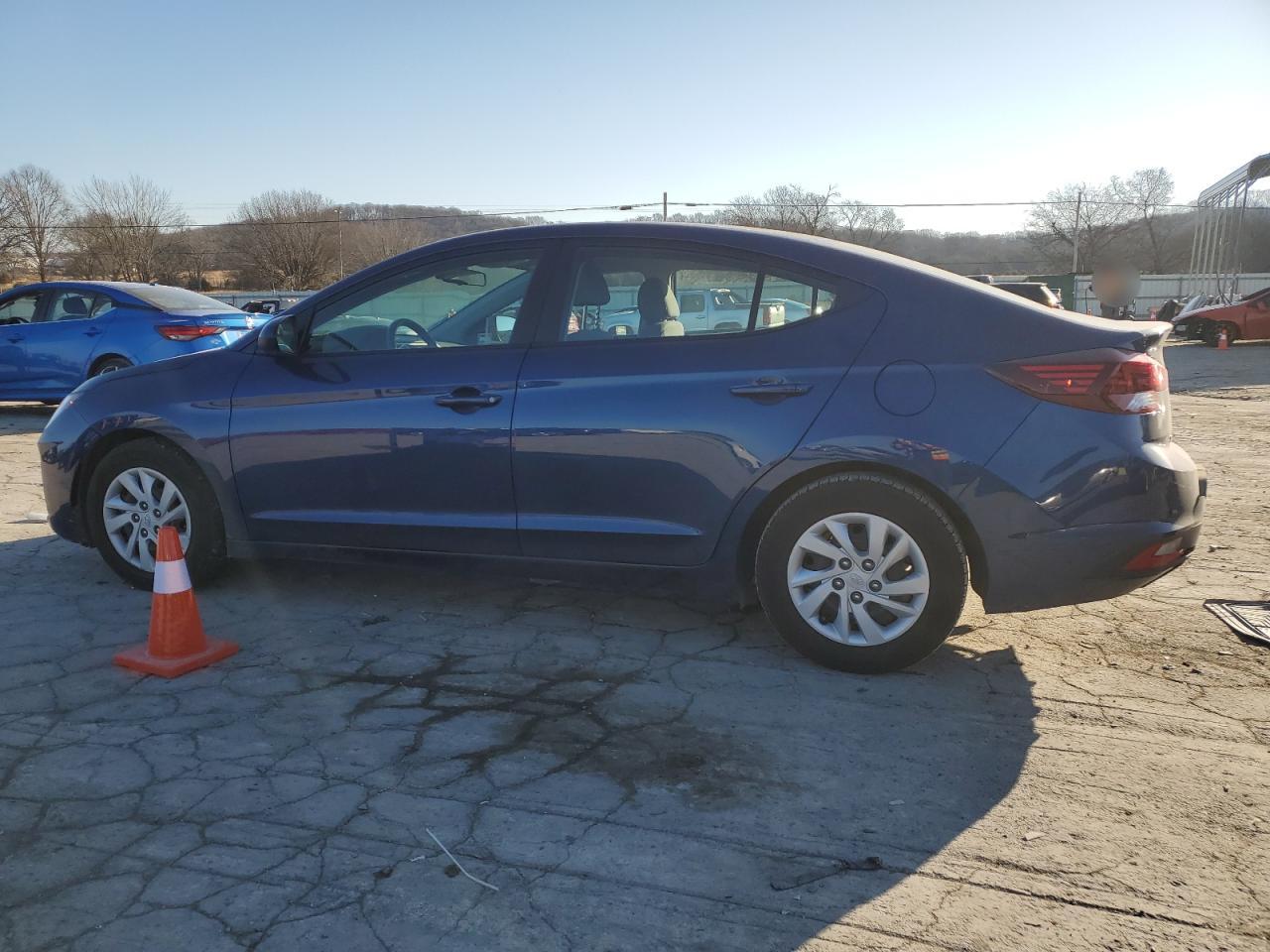 2020 Hyundai Elantra - Image 2