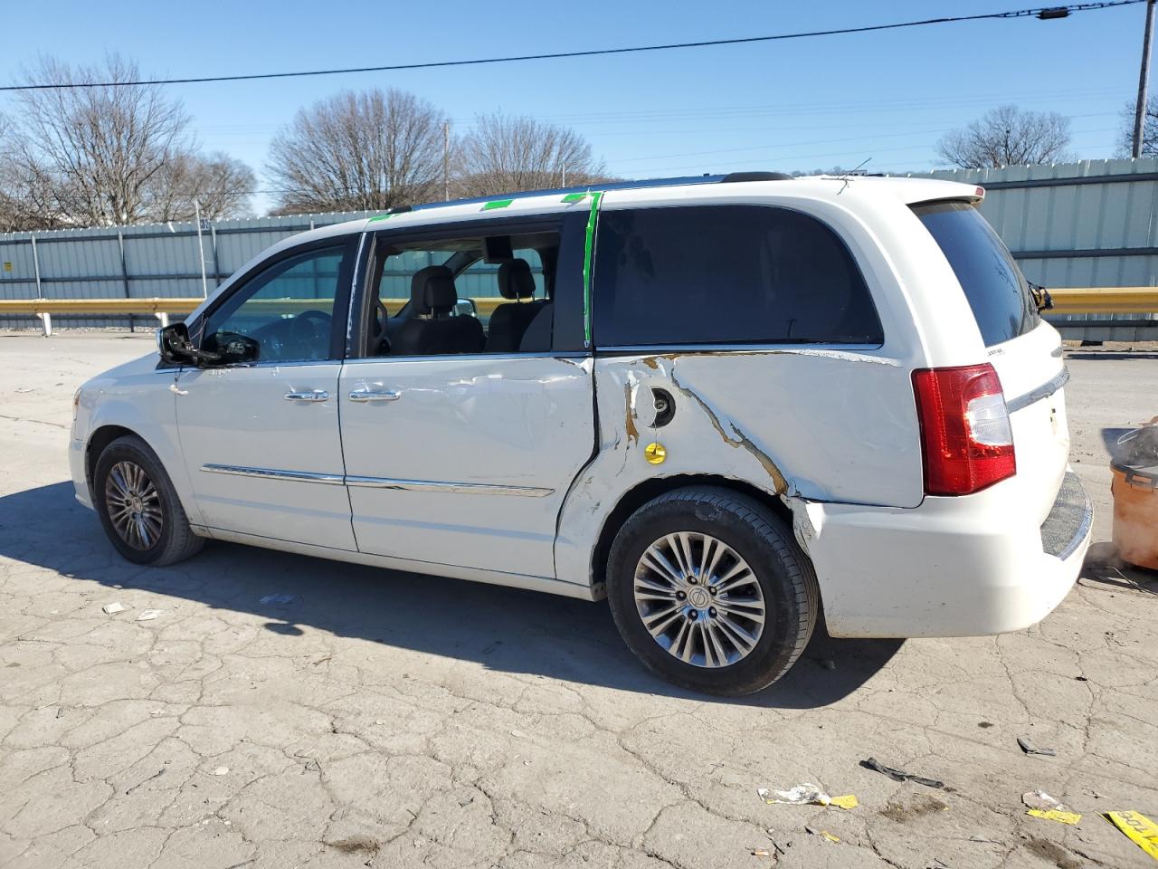 2011 Chrysler Town & Country - Image 2