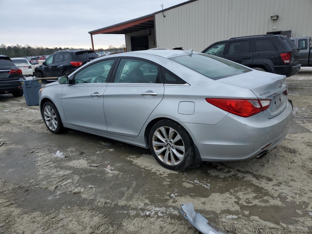 2012 Hyundai Sonata - Image 2