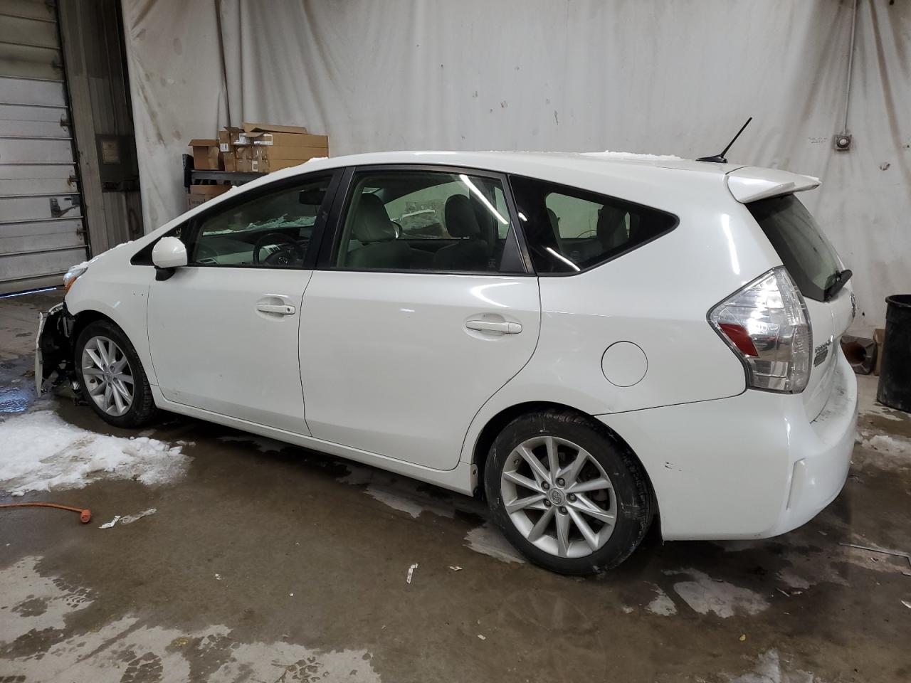 2013 Toyota Prius - Image 2