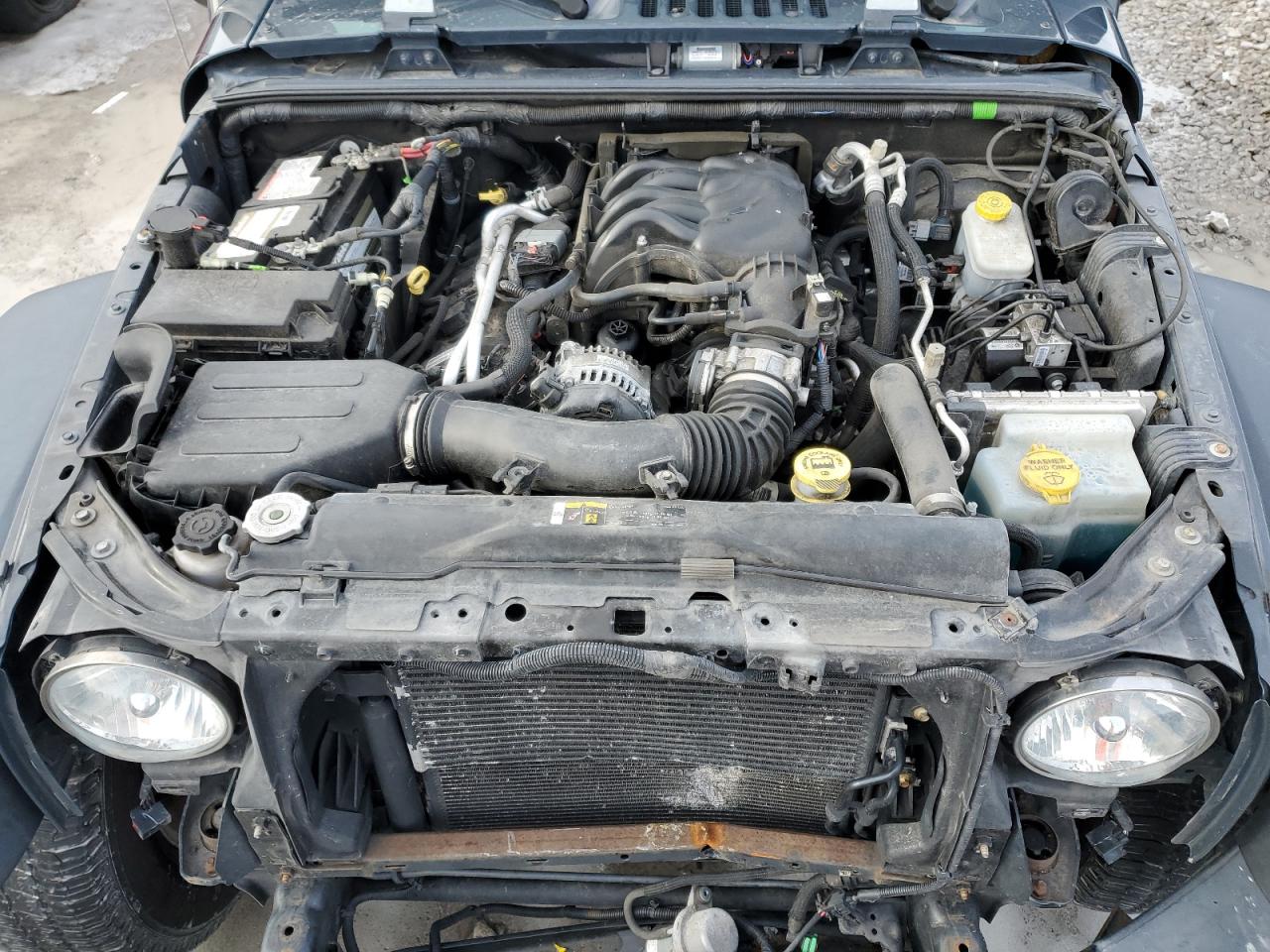 2018 Jeep Wrangler - Image 11