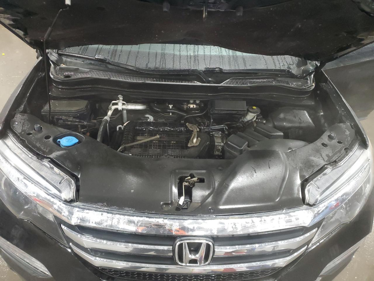 2017 Honda Pilot - Image 13