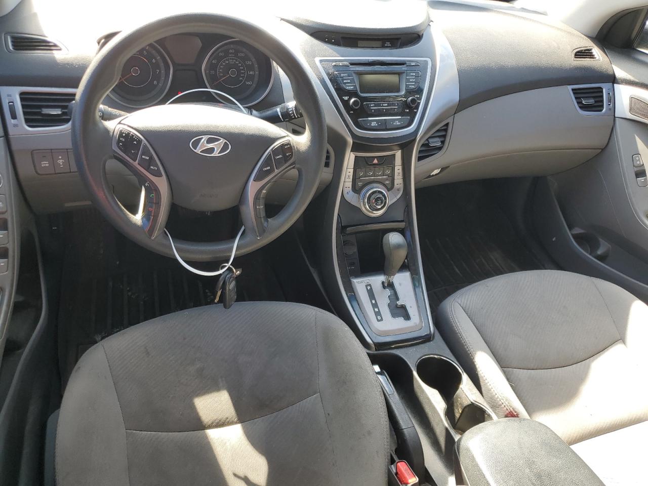 2013 Hyundai Elantra - Image 8