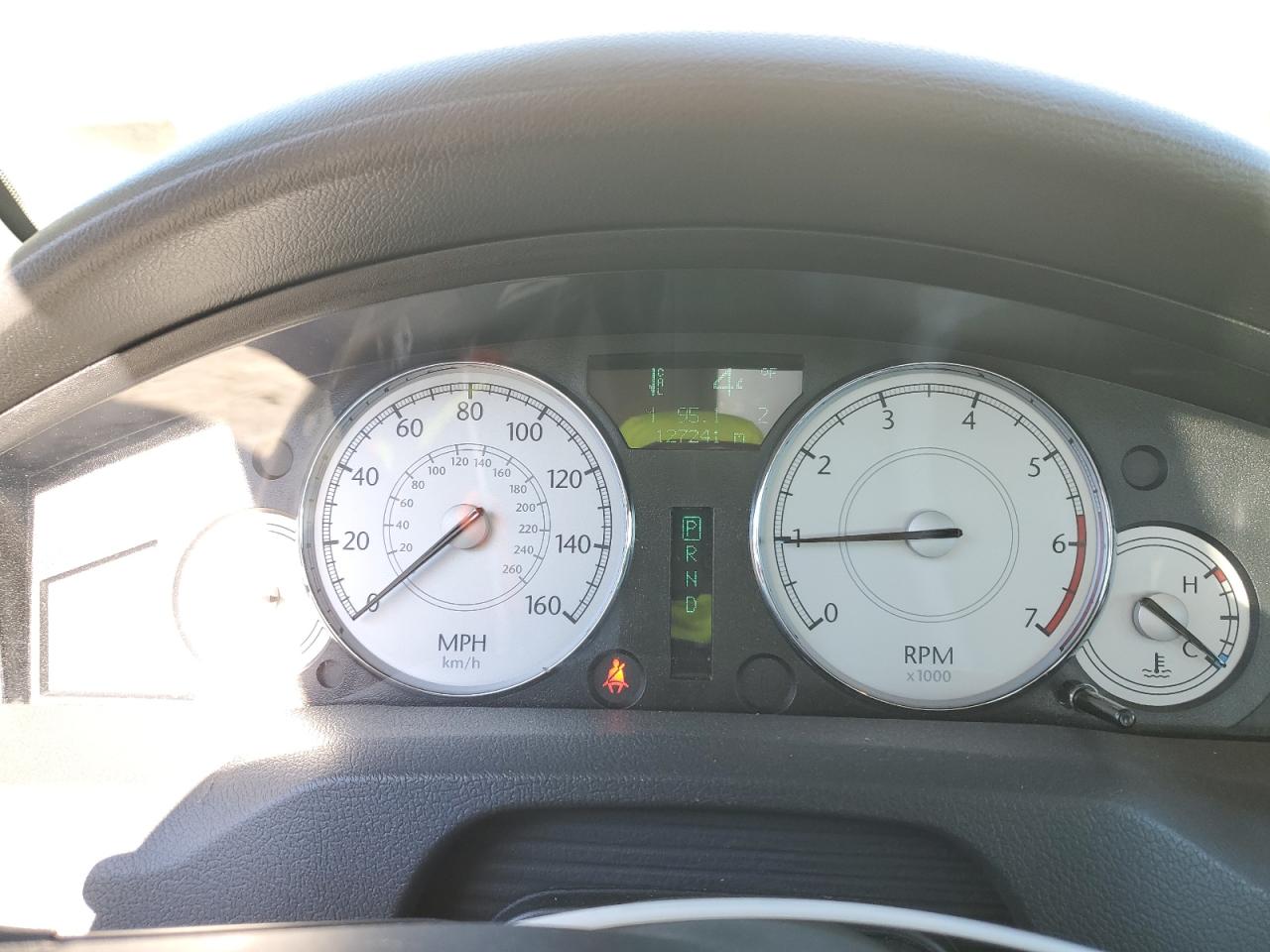 2005 Chrysler 300 - Image 9
