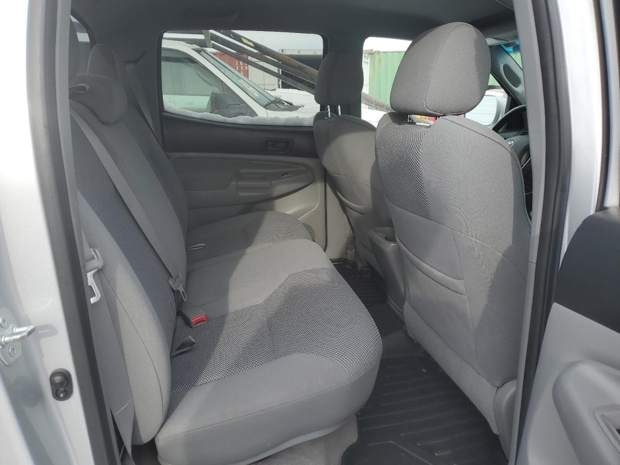 2006 Toyota Tacoma - Image 10