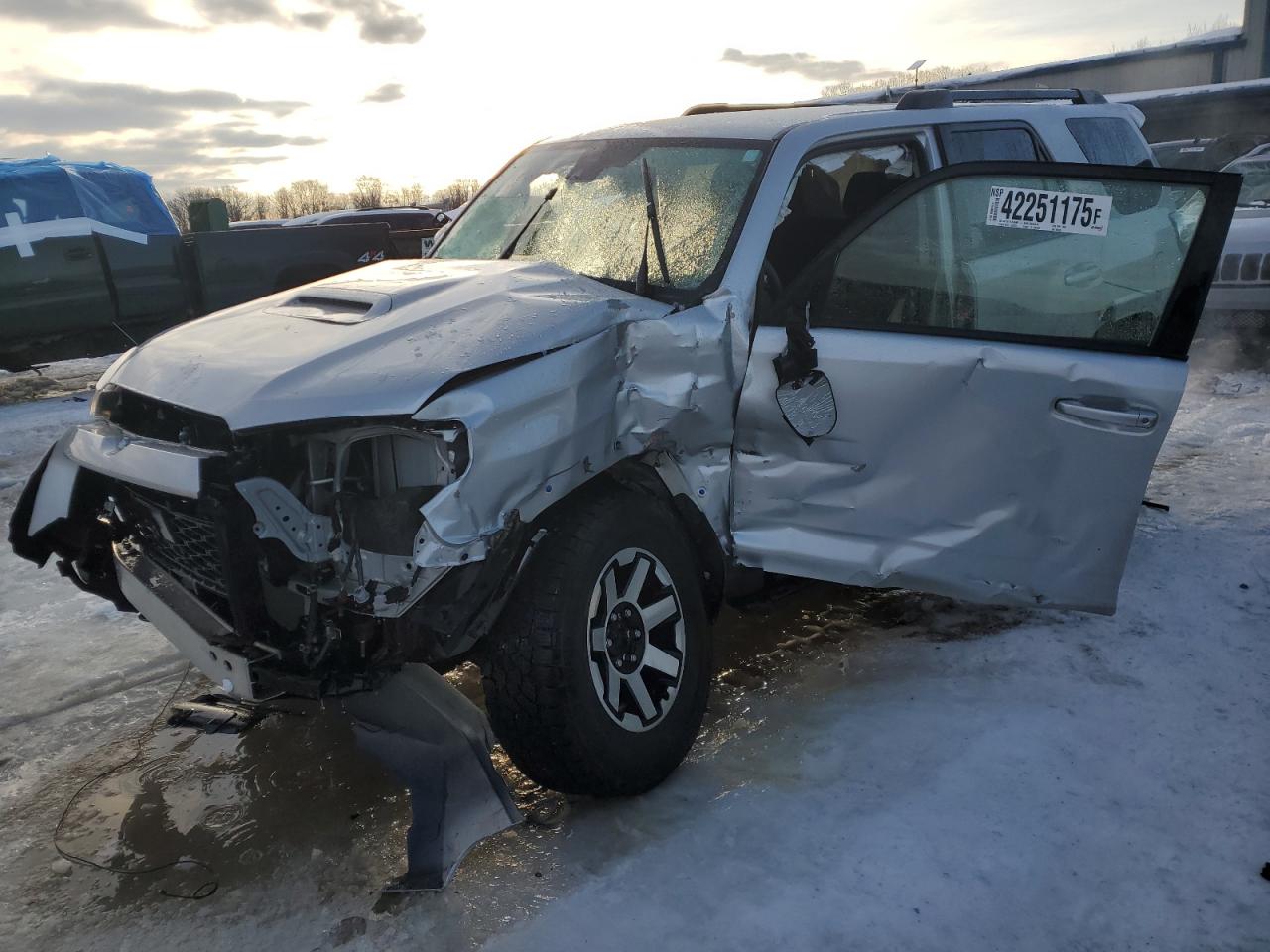 2021 Toyota 4Runner Sr5/Sr5 Premium за продажба в Wayland, MI - All Over