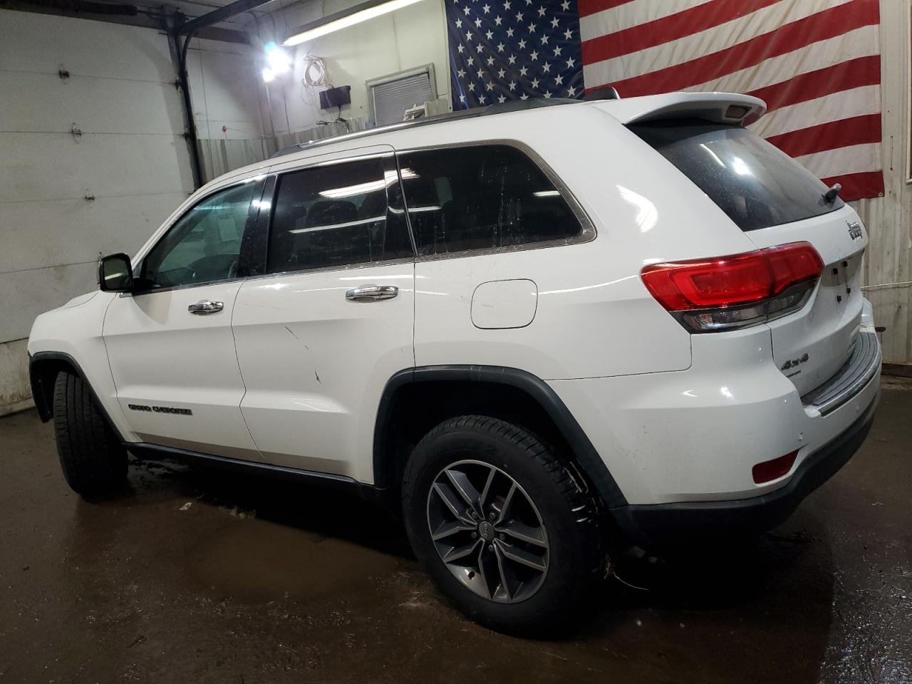 2018 Jeep Grand Cherokee - Image 2