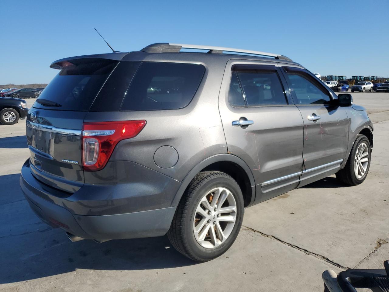 2015 Ford Explorer - Image 3