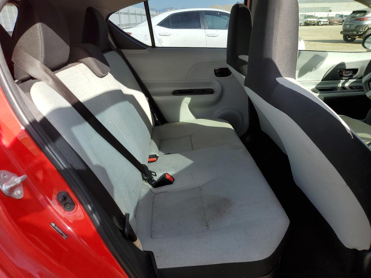 2012 Toyota Prius - Image 10