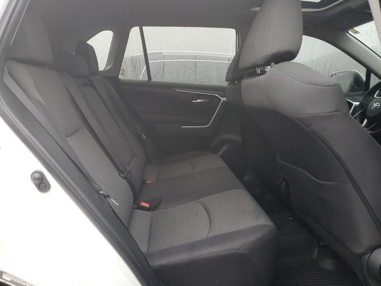 2023 Toyota RAV 4 - Image 11
