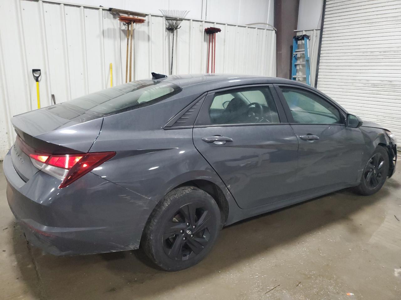 2023 Hyundai Elantra - Image 3