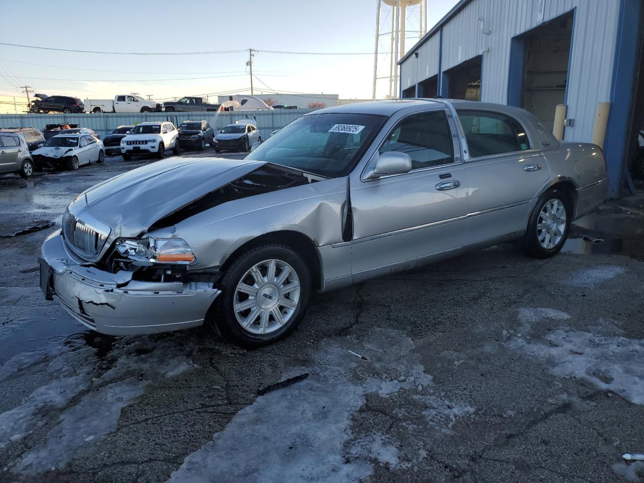 2009 Lincoln Town Car - Image 1