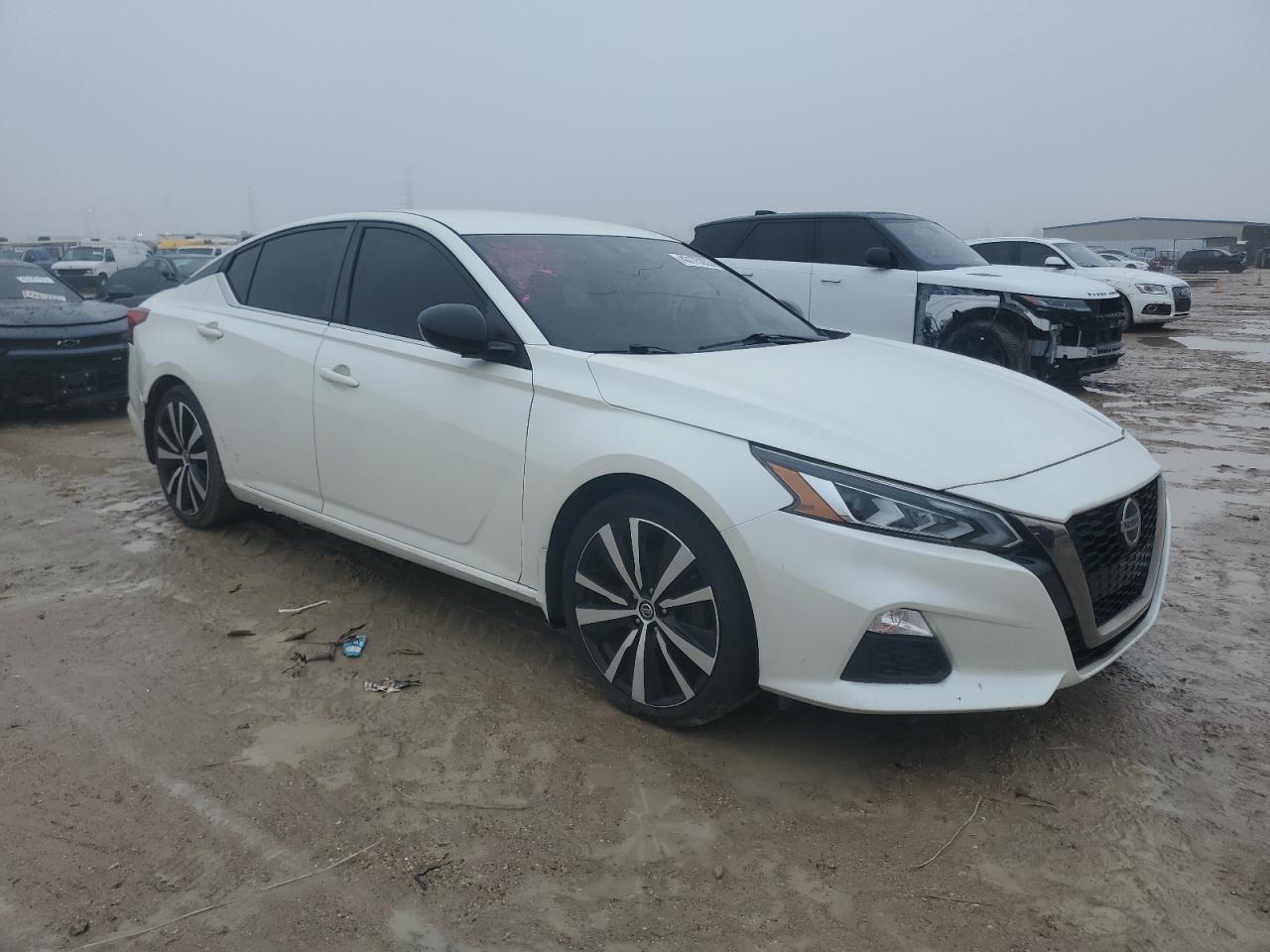 2020 Nissan Altima - Image 4