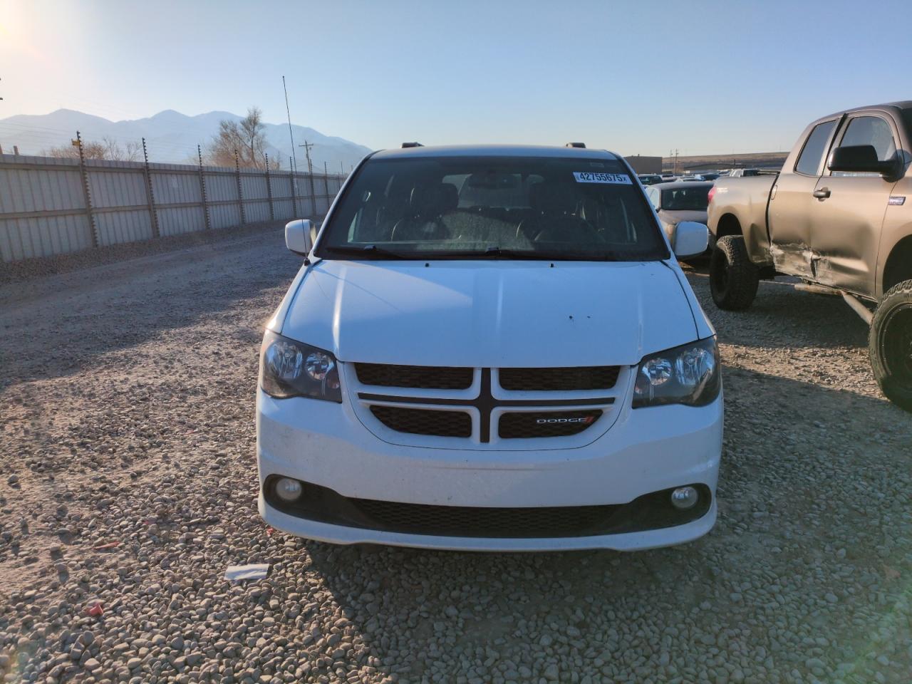 2017 Dodge Caravan - Image 5