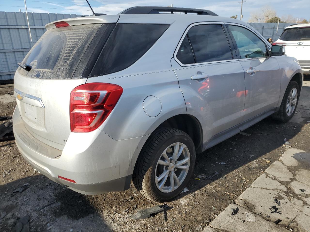 2017 Chevrolet Equinox - Image 3