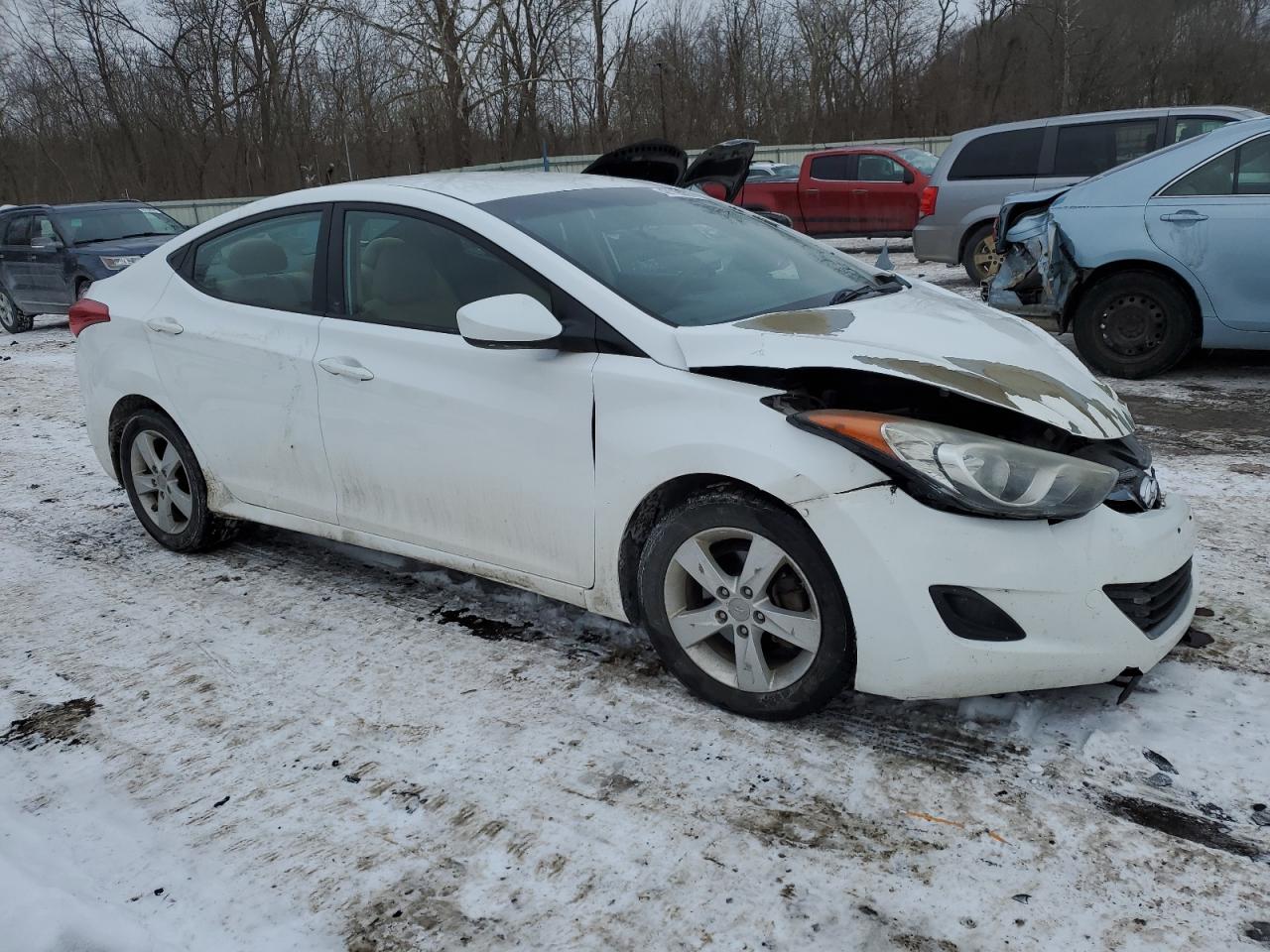 2013 Hyundai Elantra - Image 4