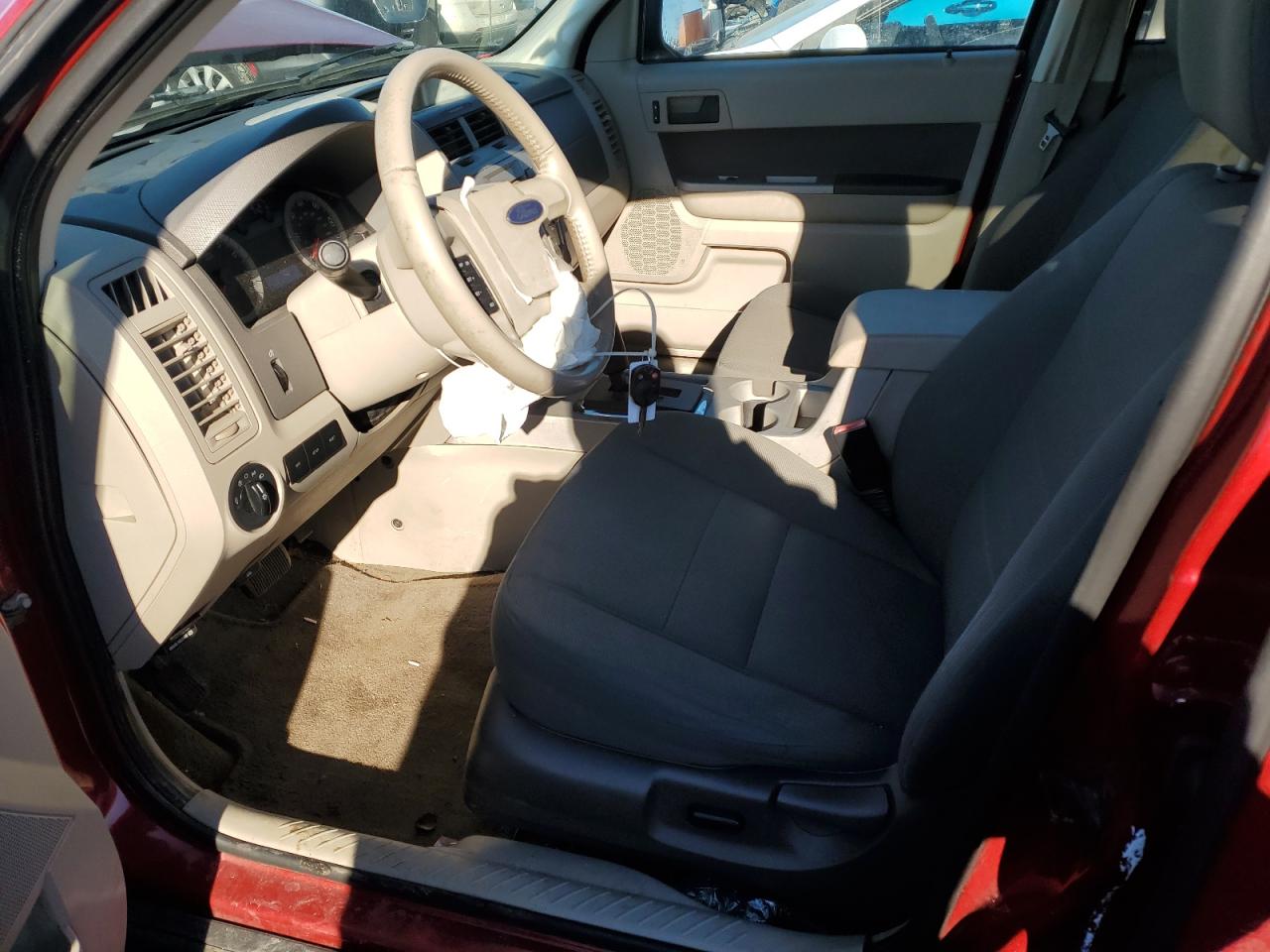 2010 Ford Escape - Image 7