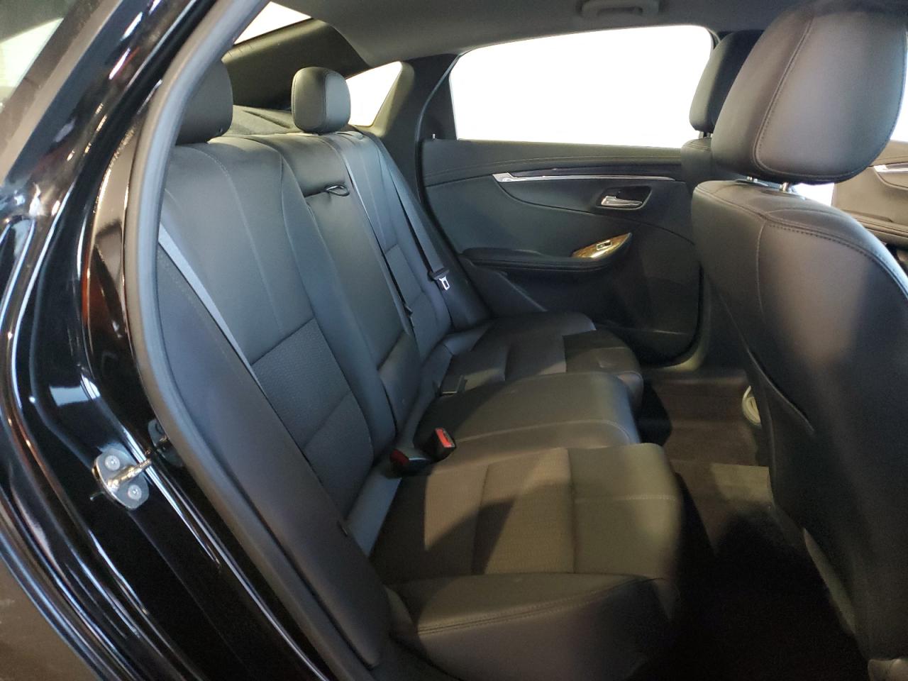 2015 Chevrolet Impala - Image 10