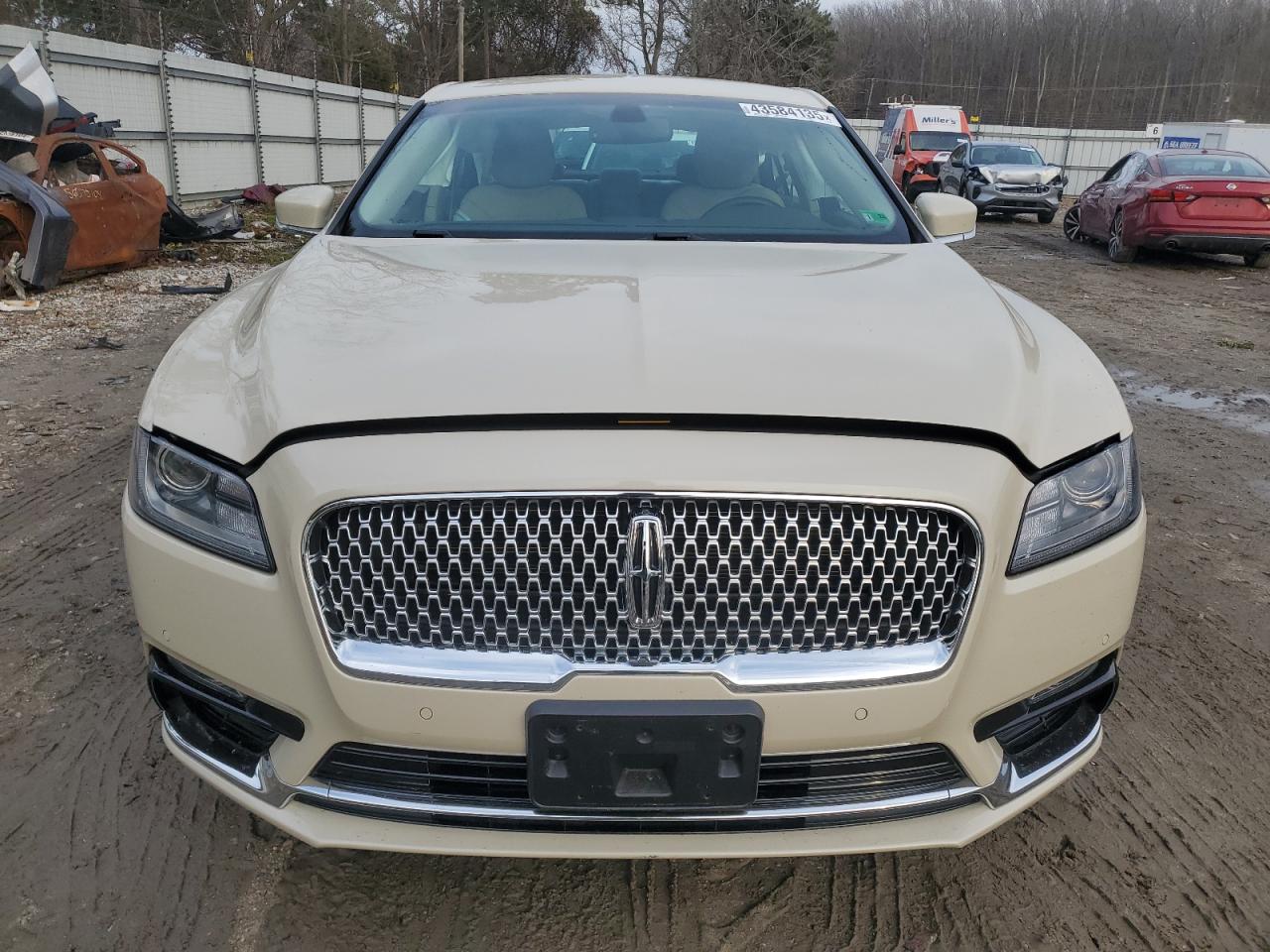 2018 Lincoln Continental - Image 5