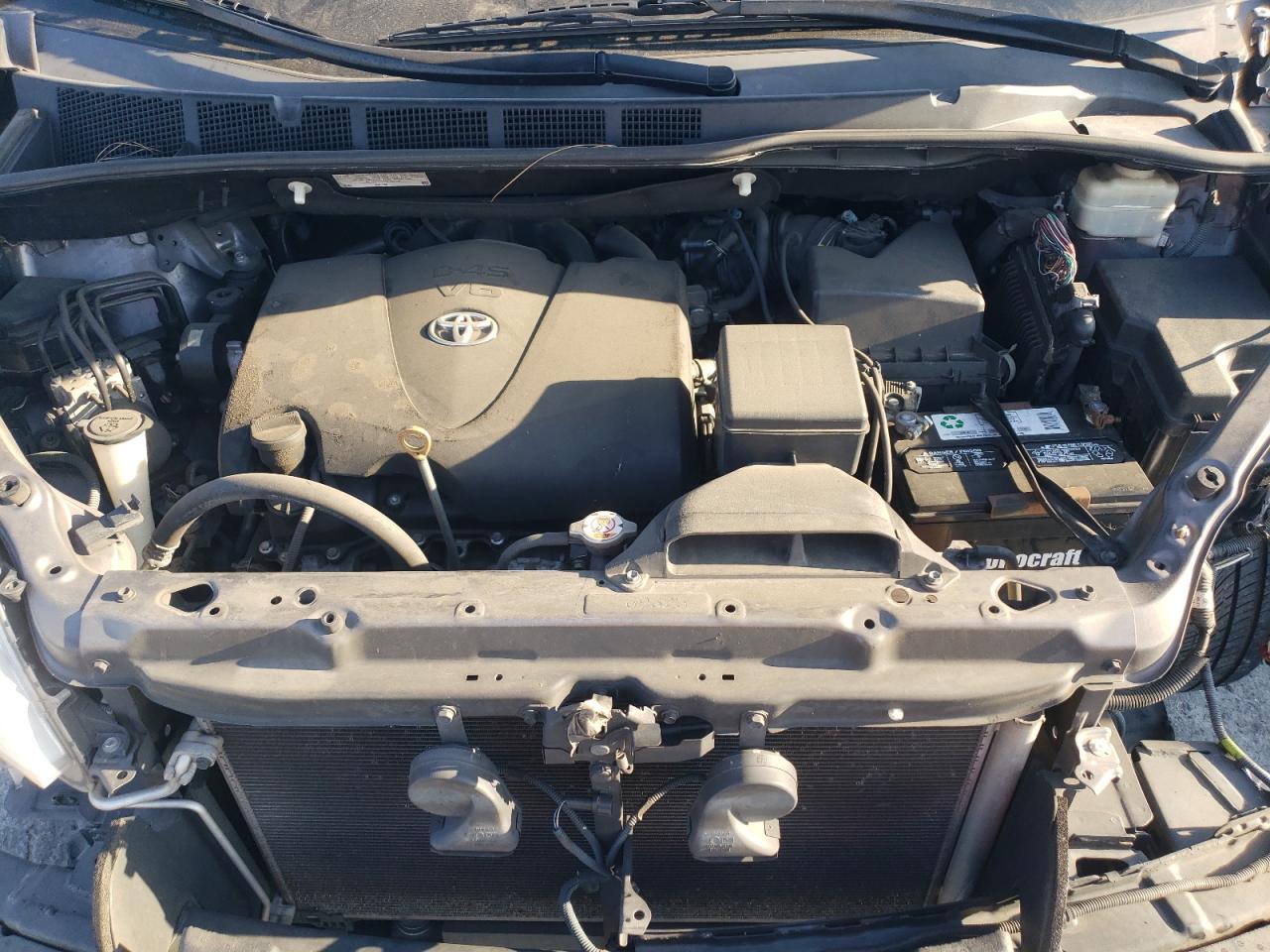 2017 Toyota Sienna - Image 13