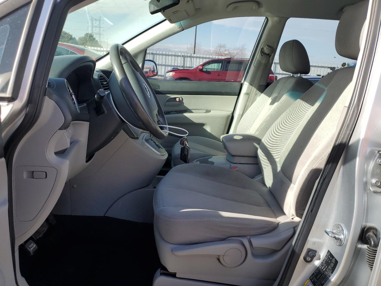 2009 Kia Rondo - Image 7