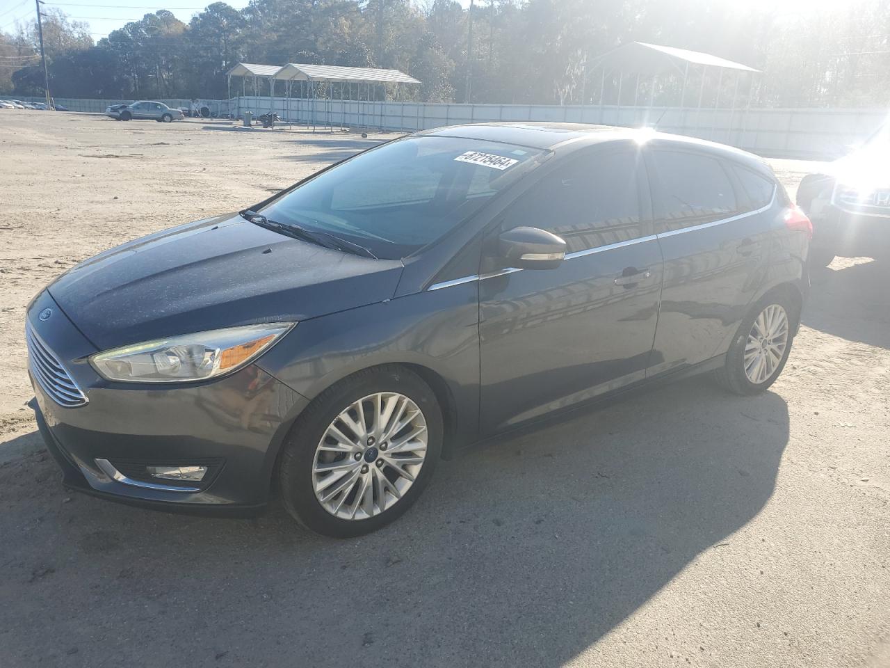 VIN 1FADP3N2XHL261967 2017 FORD FOCUS no.1