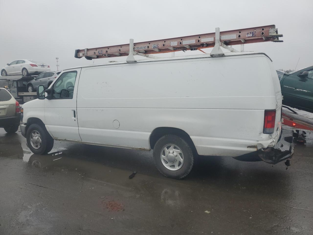 2011 Ford Econoline - Image 2