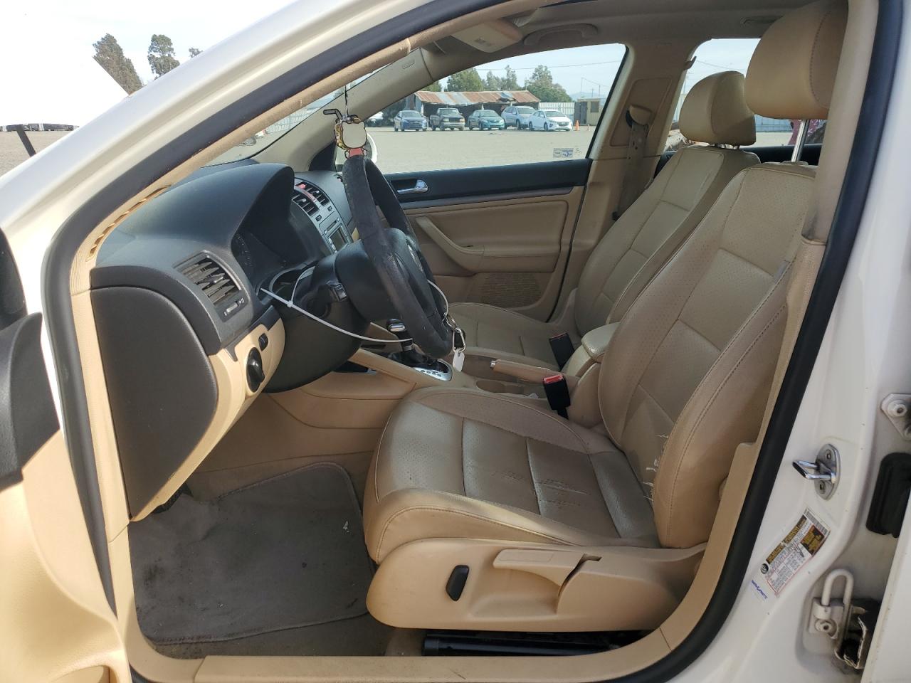 2009 Volkswagen Jetta - Image 7