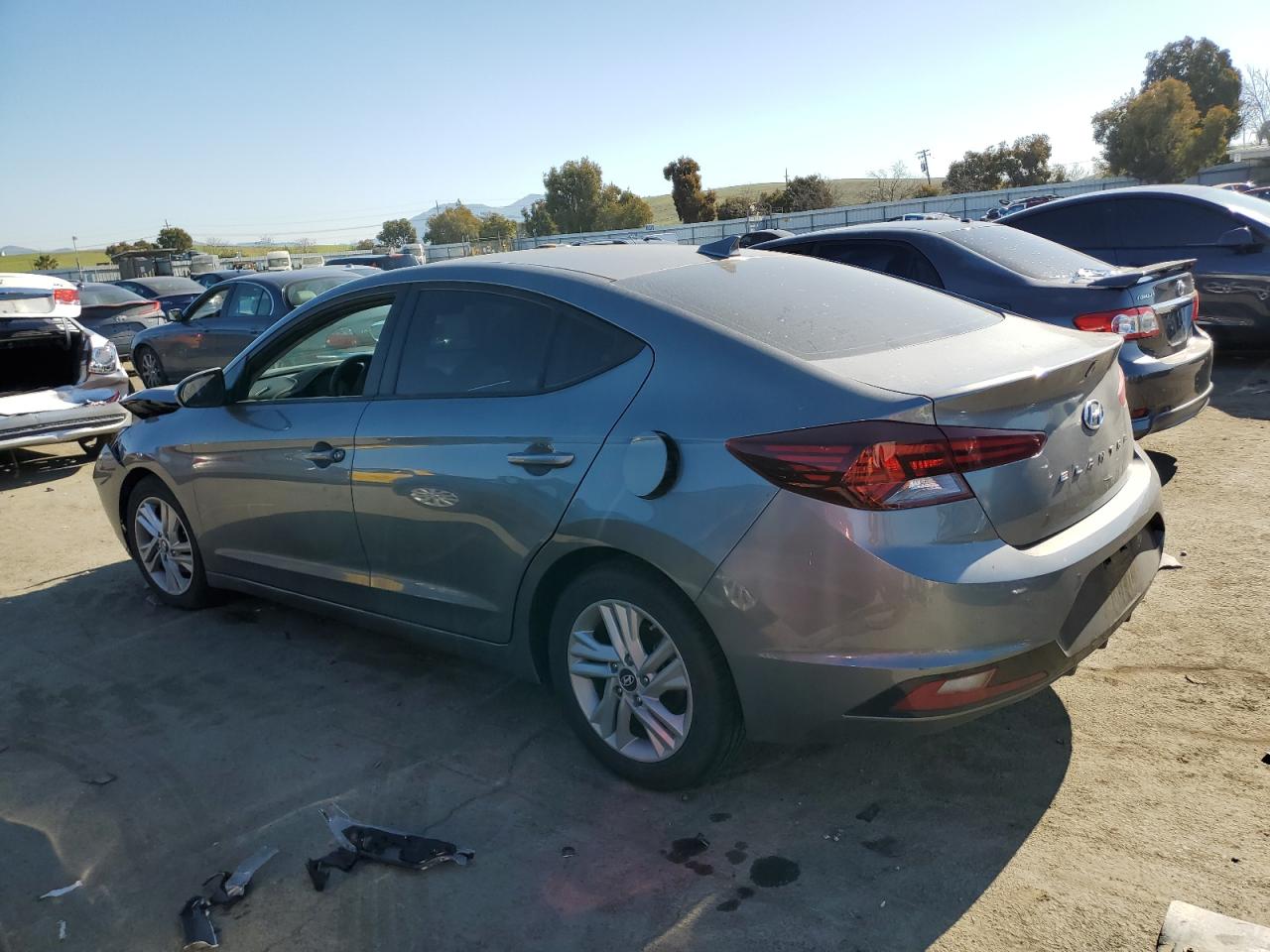 2019 Hyundai Elantra - Image 2