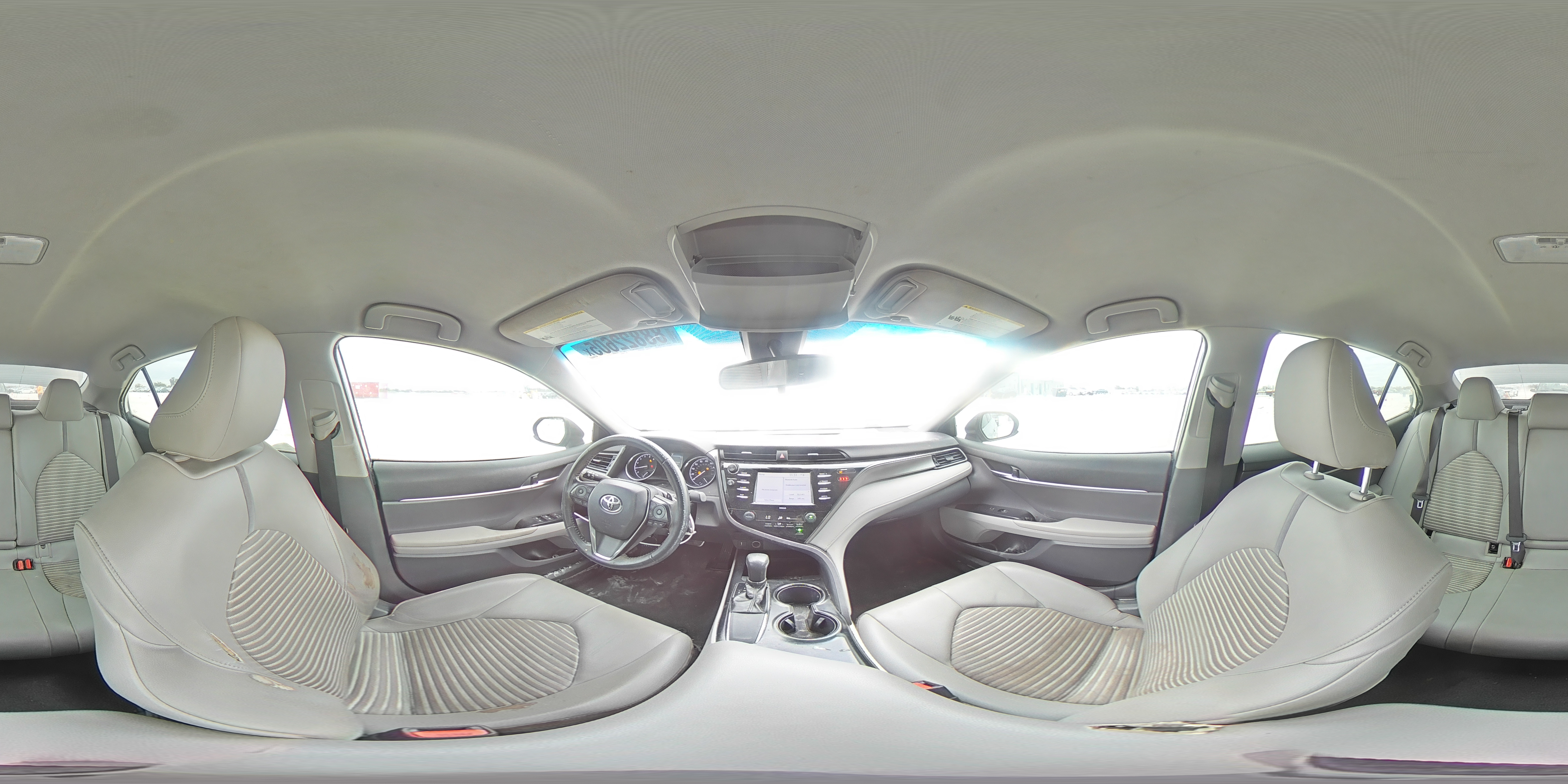 2020 Toyota Camry - Image 13