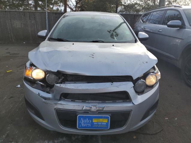 Hatchbacks CHEVROLET SONIC 2016 Srebrny